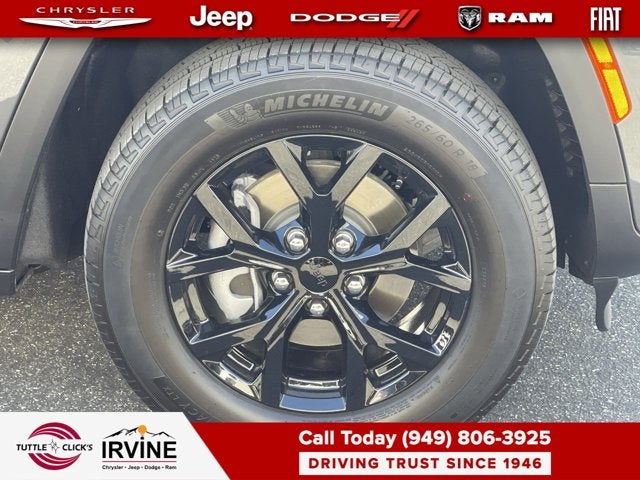 2026 Jeep Grand Cherokee Laredo Altitude