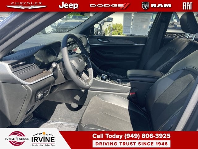 2026 Jeep Grand Cherokee Laredo Altitude
