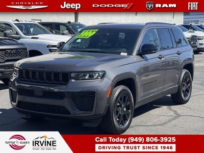 2026 Jeep Grand Cherokee Laredo Altitude