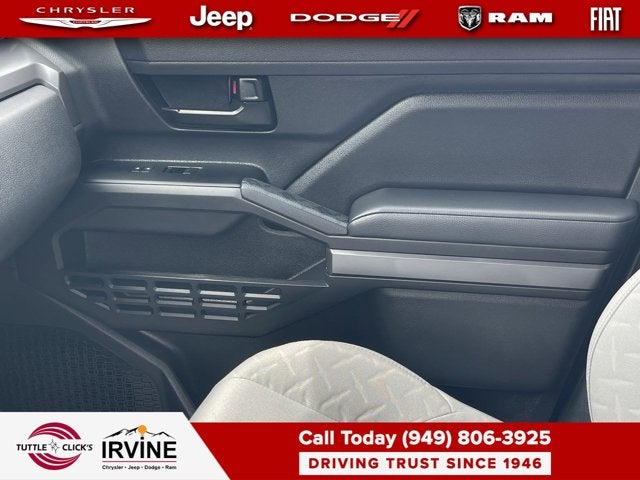 2025 Toyota Tacoma 4WD SR5