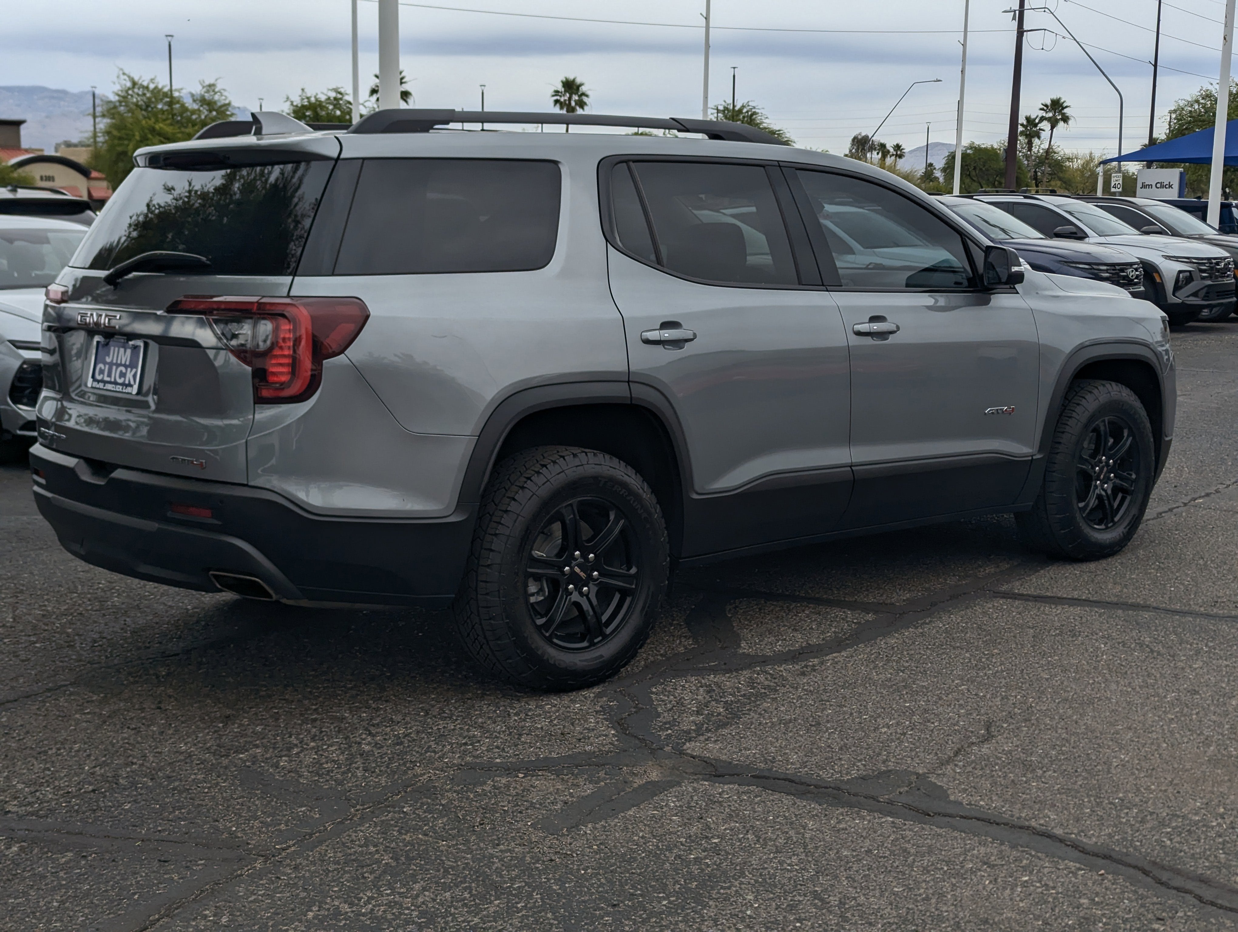 2023 GMC Acadia AT4