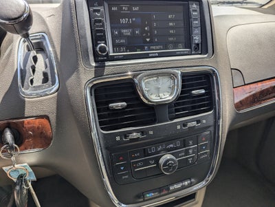 2013 Chrysler Town & Country Touring