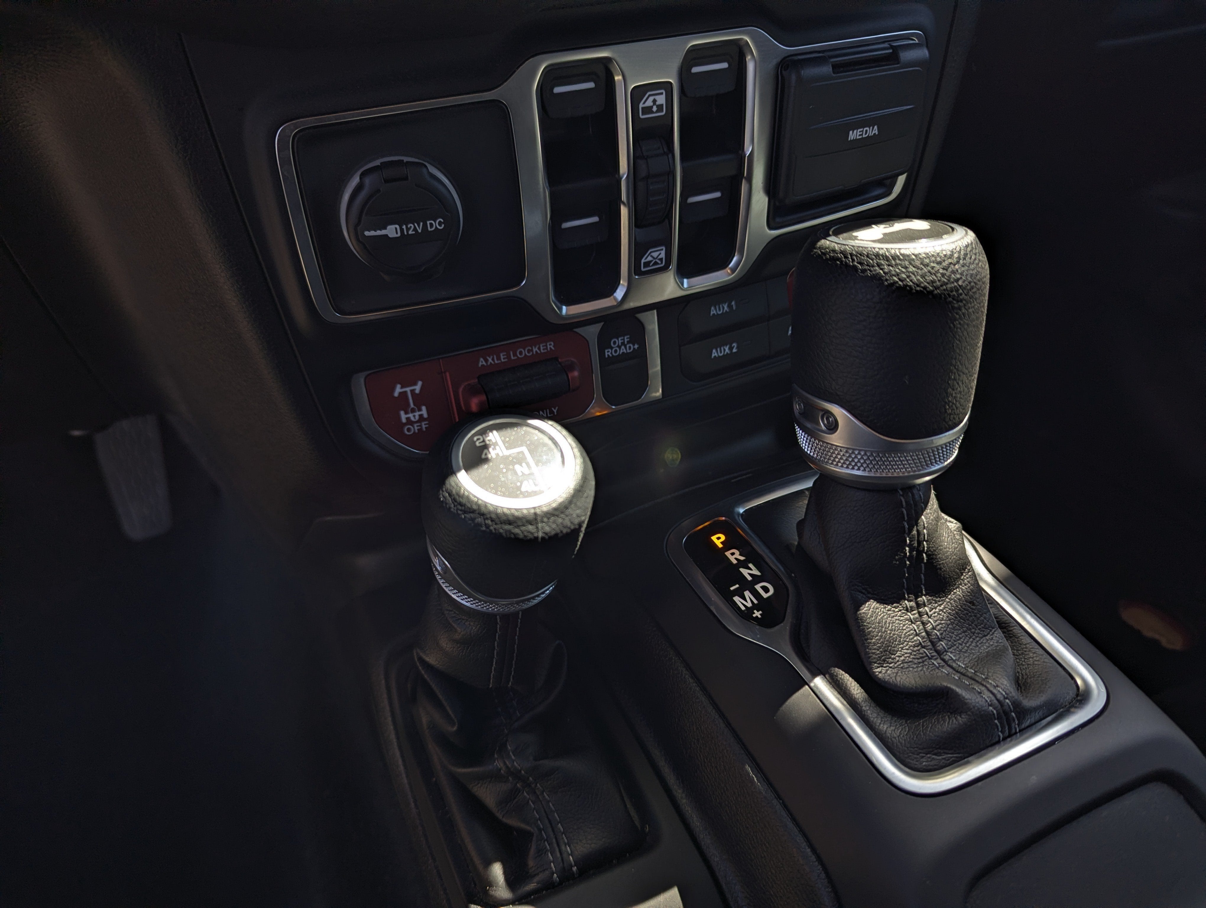 2025 Jeep Wrangler 4-Door Willys 4x4