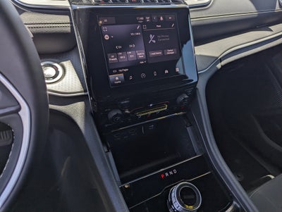 2025 Jeep Grand Cherokee Laredo 4x2