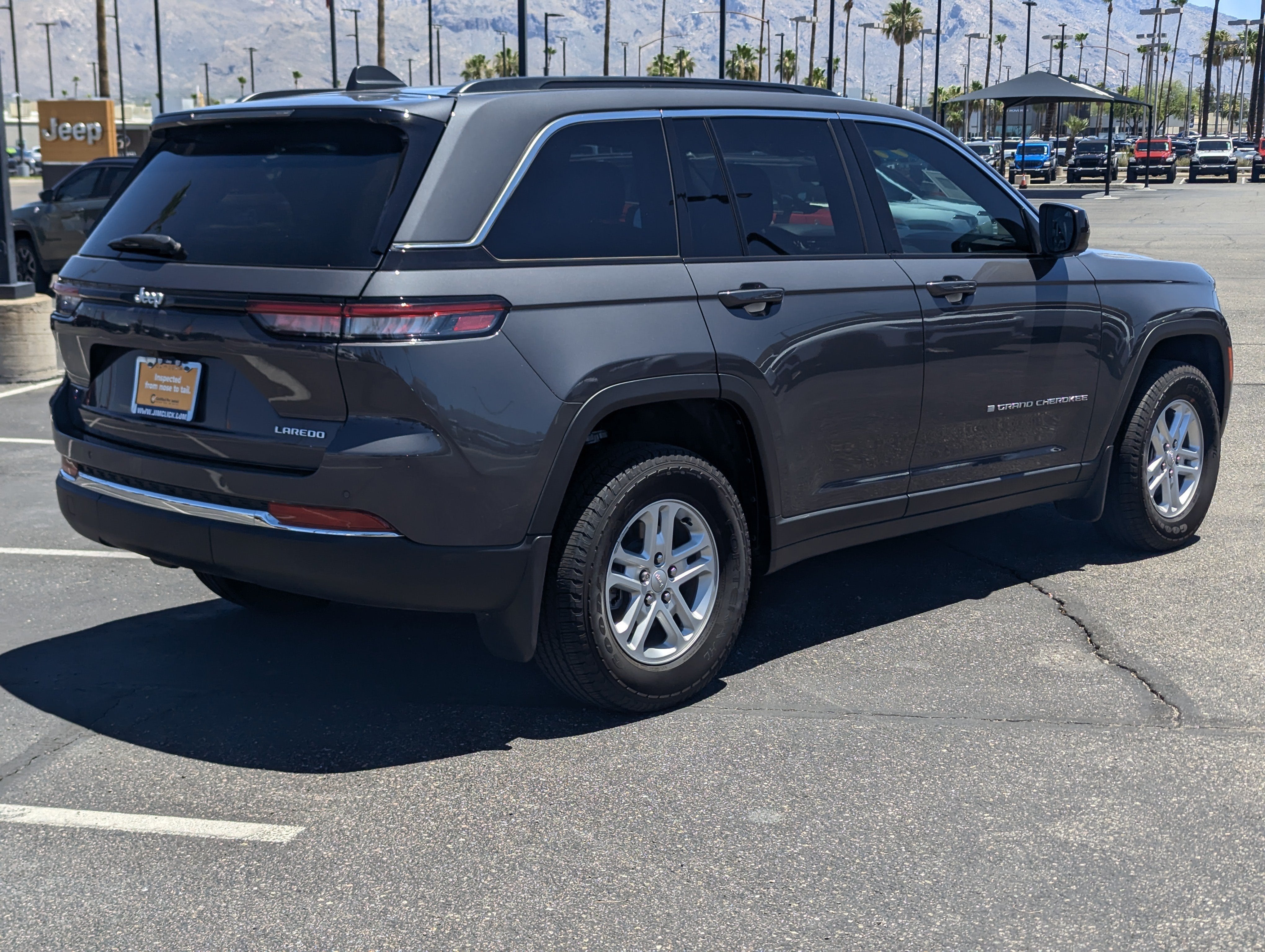 2025 Jeep Grand Cherokee Laredo 4x2