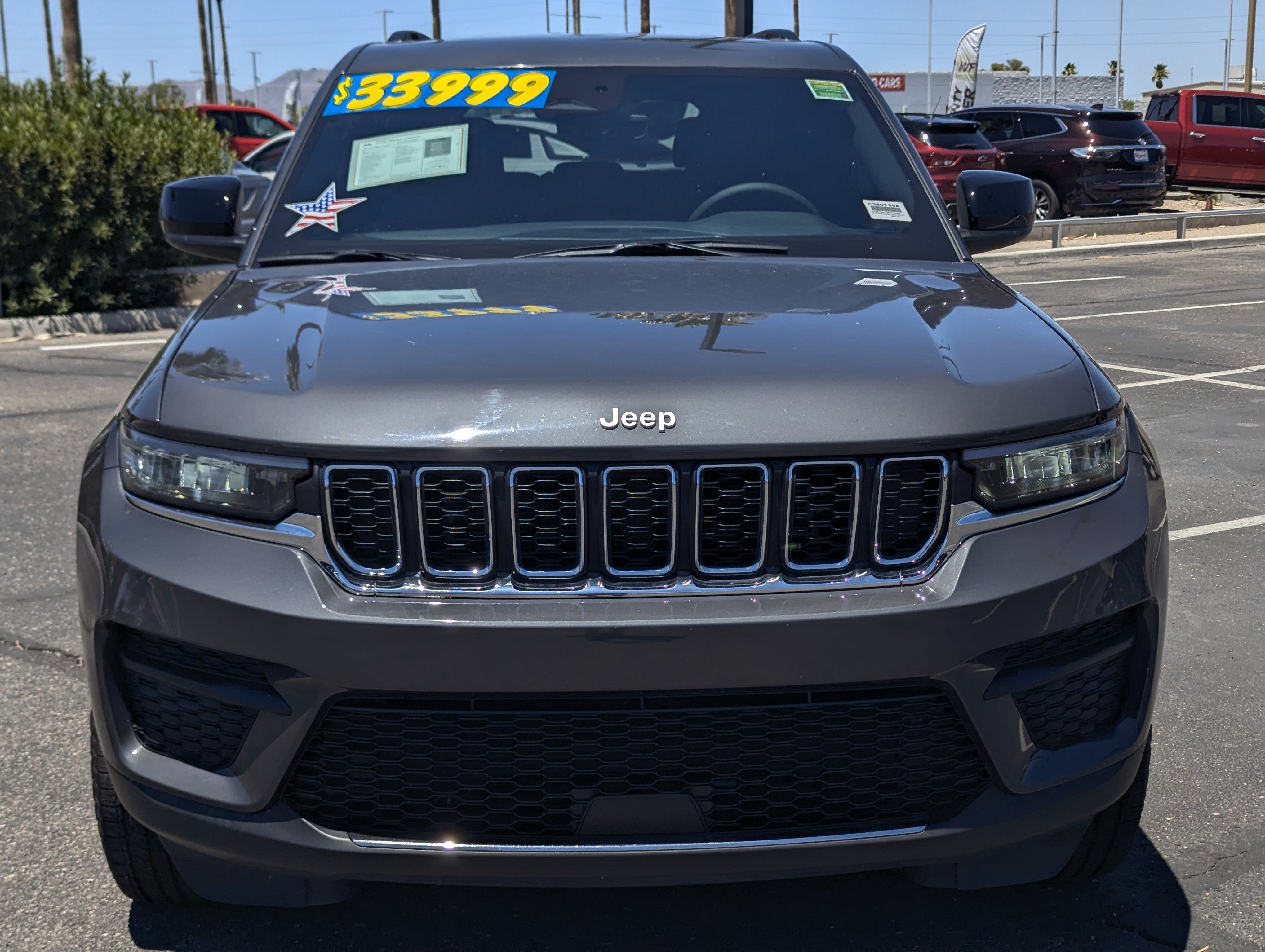 2025 Jeep Grand Cherokee Laredo 4x2