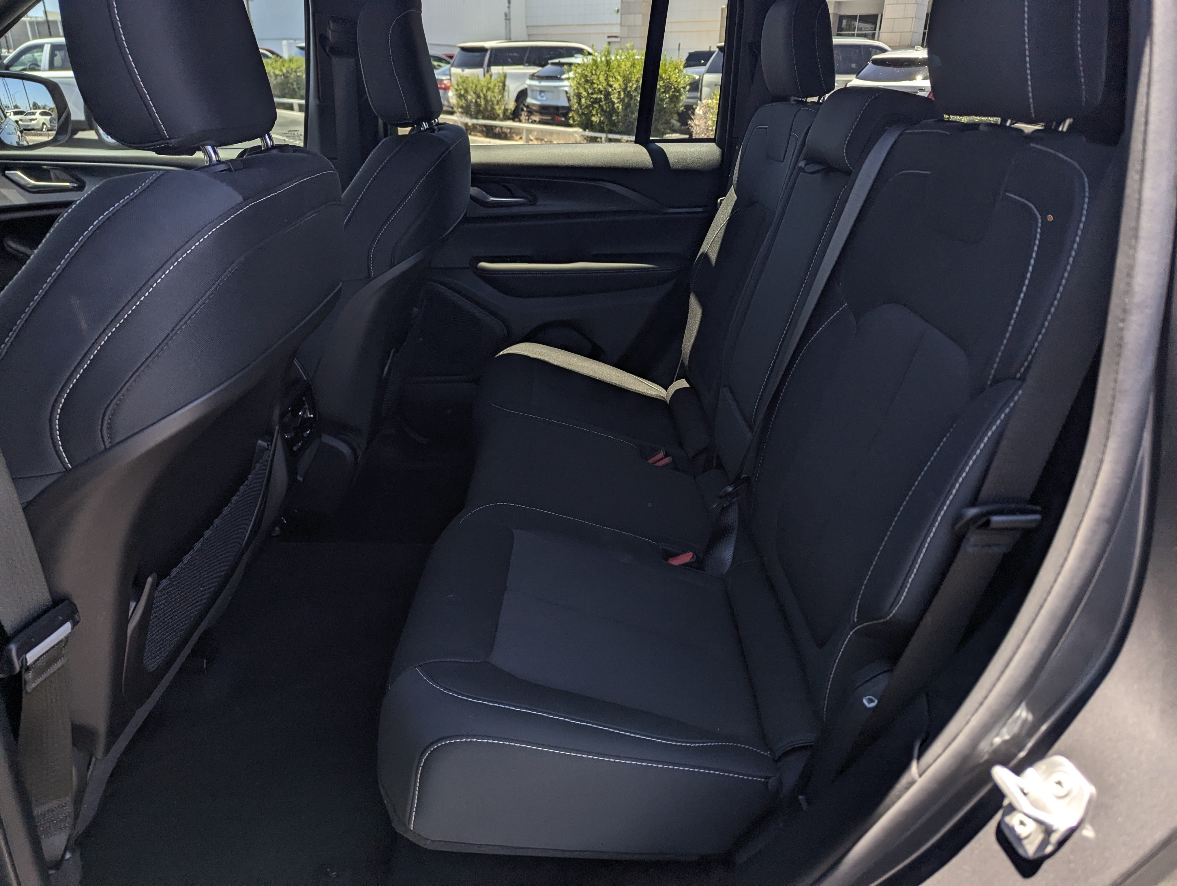 2025 Jeep Grand Cherokee Laredo 4x2