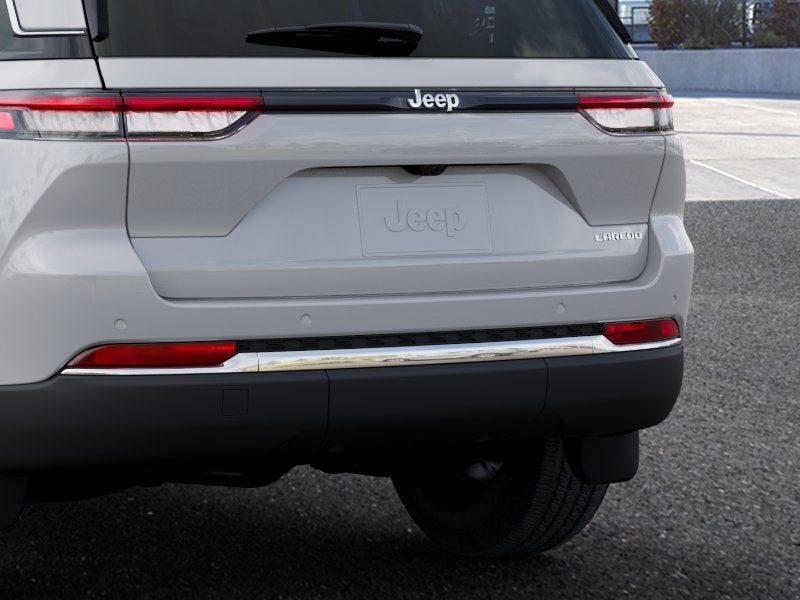 2025 Jeep Grand Cherokee Base