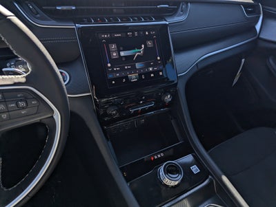 2025 Jeep Grand Cherokee Base