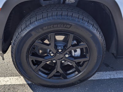 2025 Jeep Grand Cherokee Base