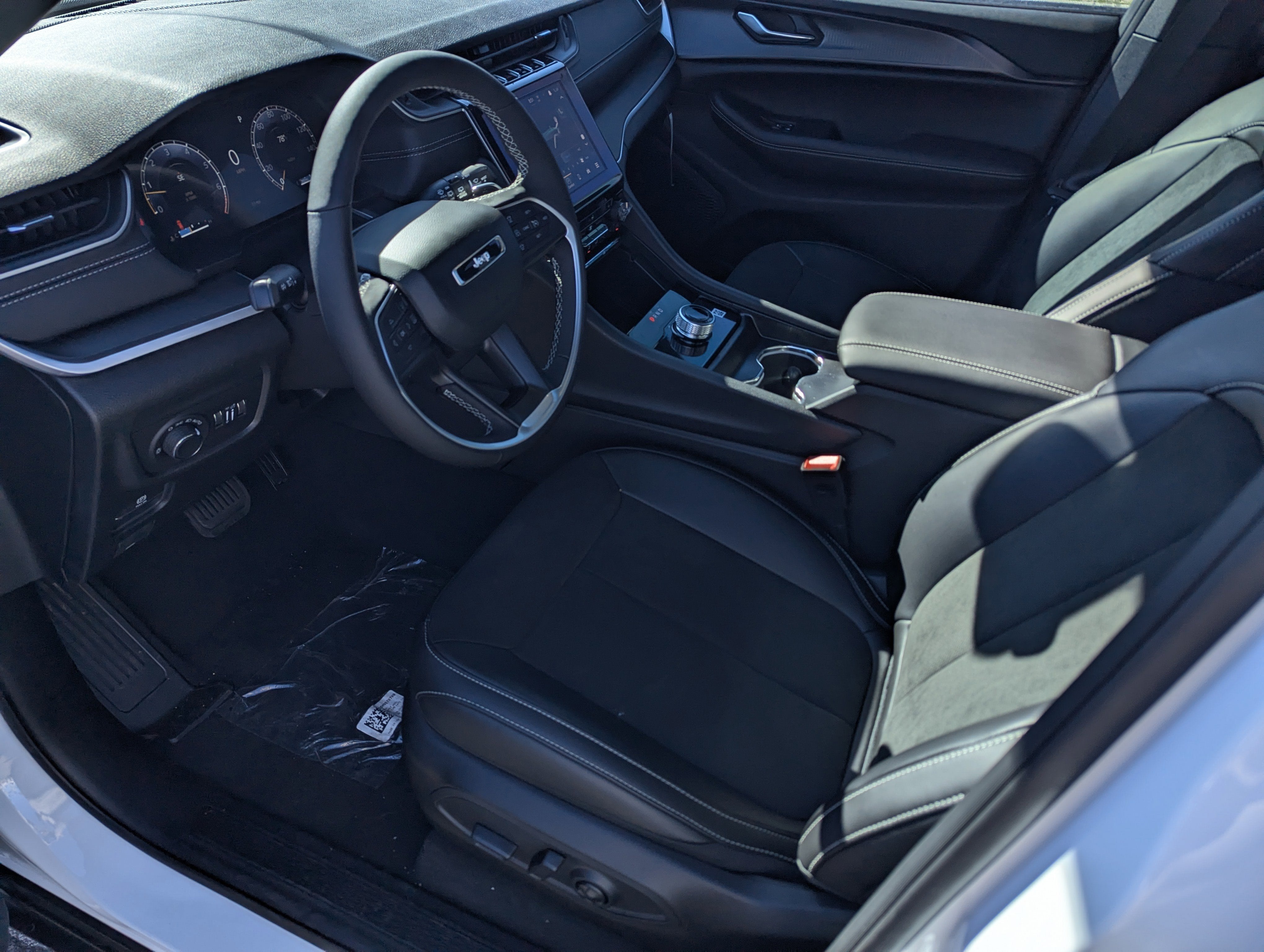 2025 Jeep Grand Cherokee Base