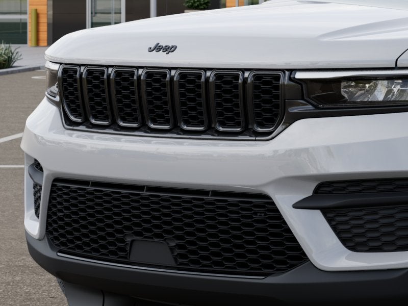2025 Jeep Grand Cherokee Base