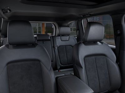 2025 Jeep Grand Cherokee Base