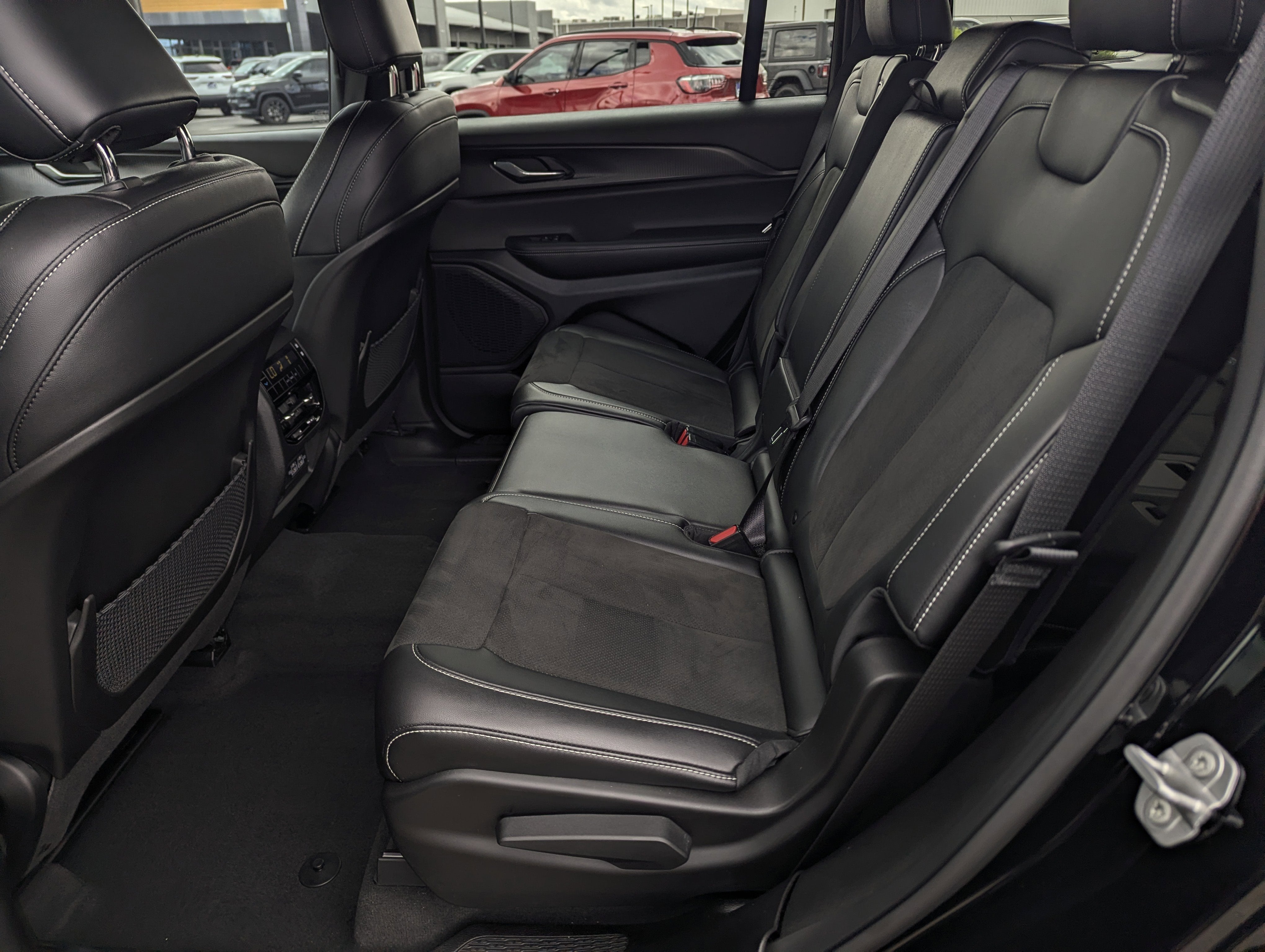 2025 Jeep Grand Cherokee L Altitude X 4x4