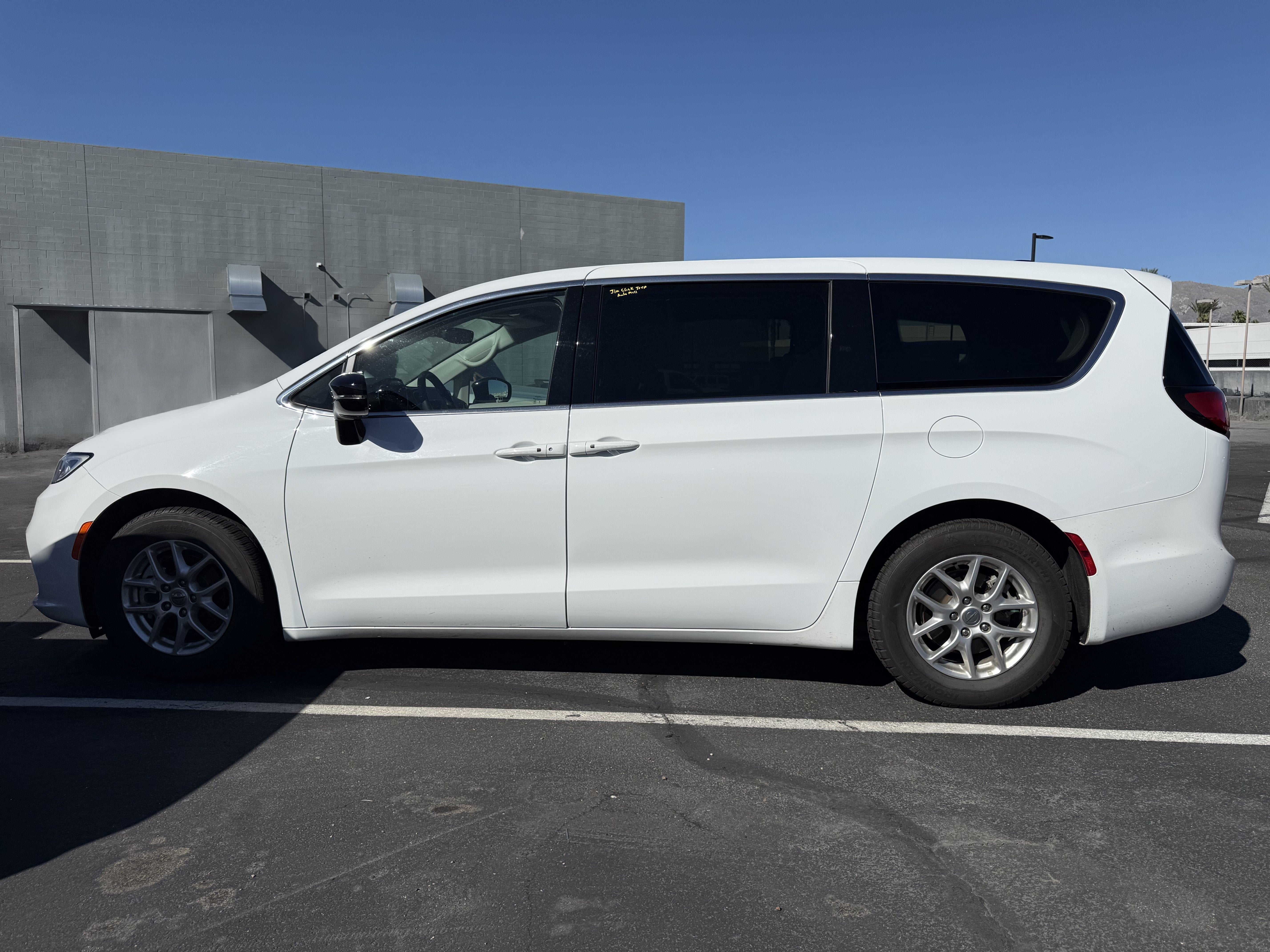 2024 Chrysler Pacifica Touring L
