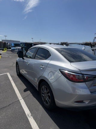 2020 Toyota Yaris Sedan LE