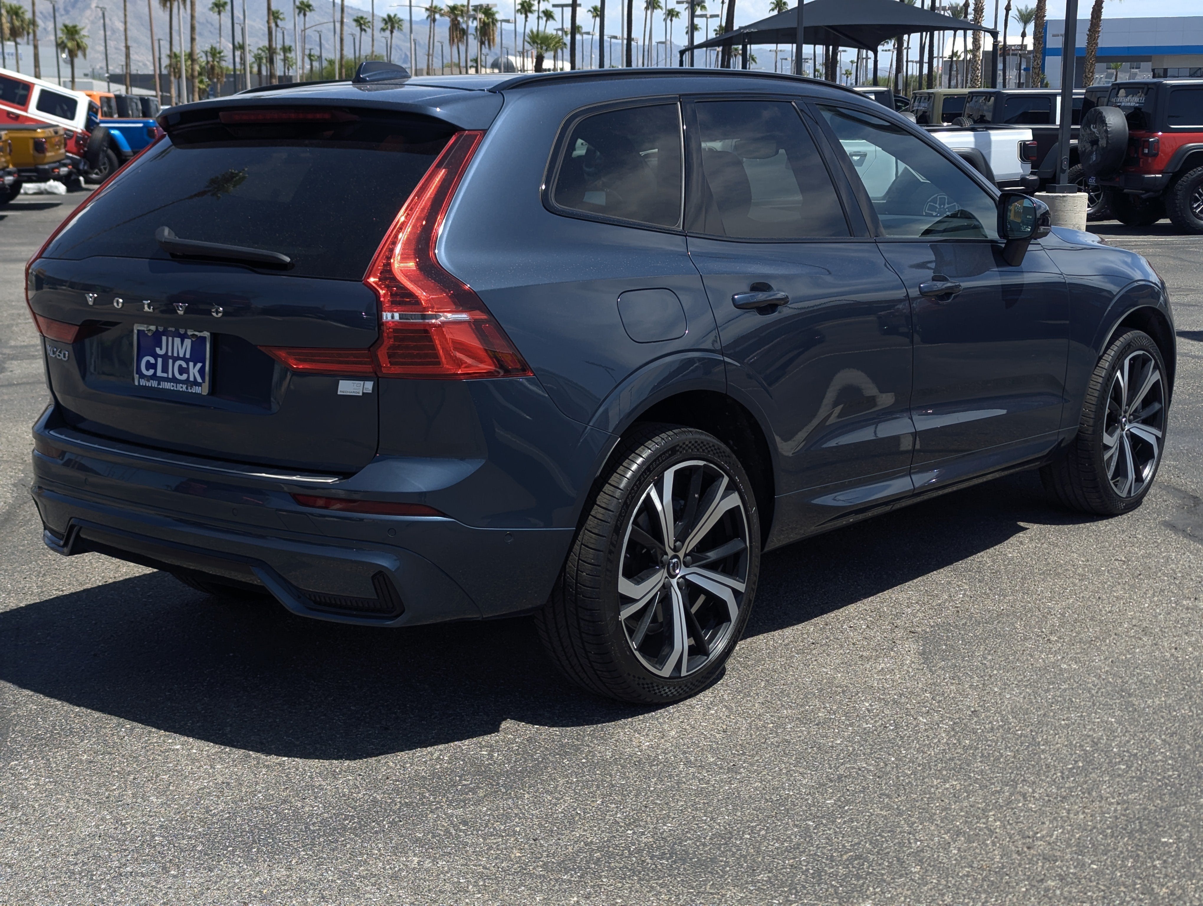 2022 Volvo XC60 Recharge Plug-In Hybrid T8 R-Design