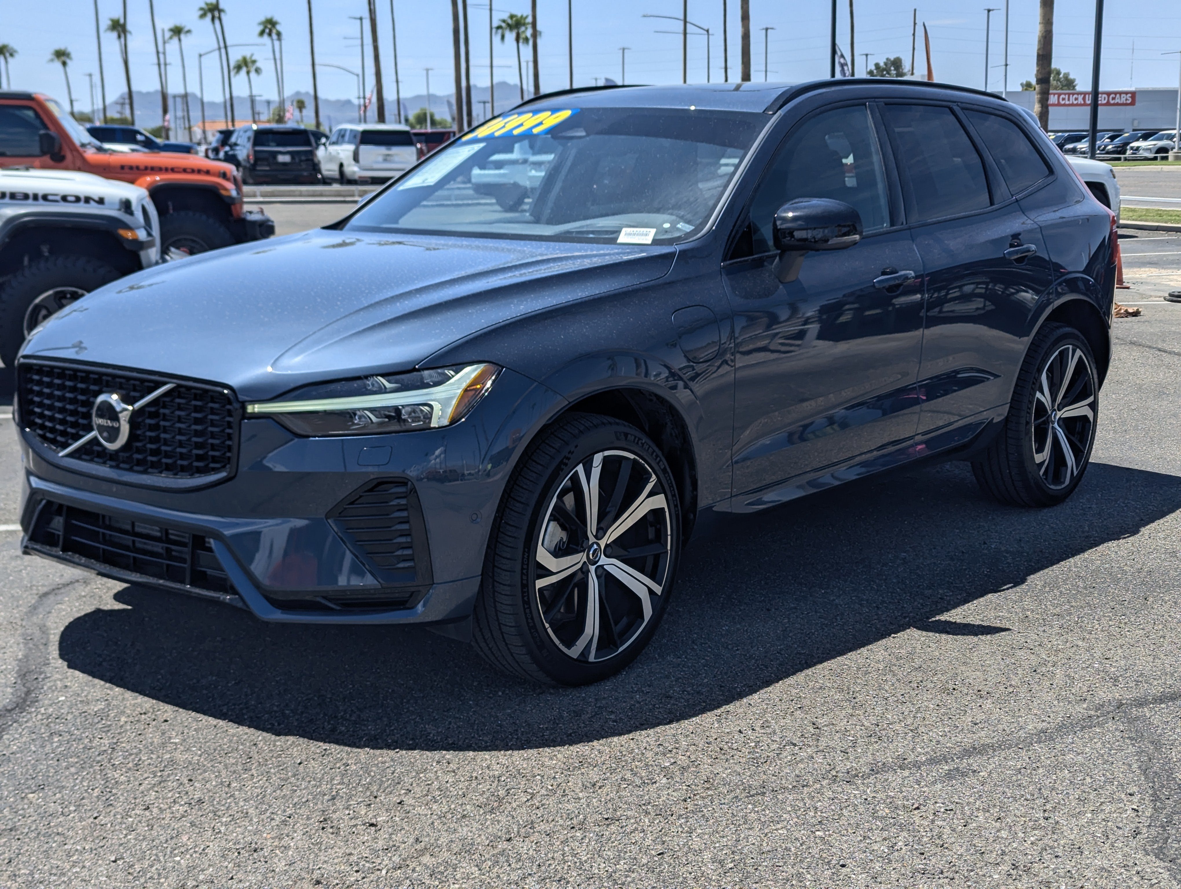 2022 Volvo XC60 Recharge Plug-In Hybrid T8 R-Design
