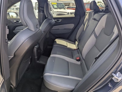 2022 Volvo XC60 Recharge Plug-In Hybrid T8 R-Design