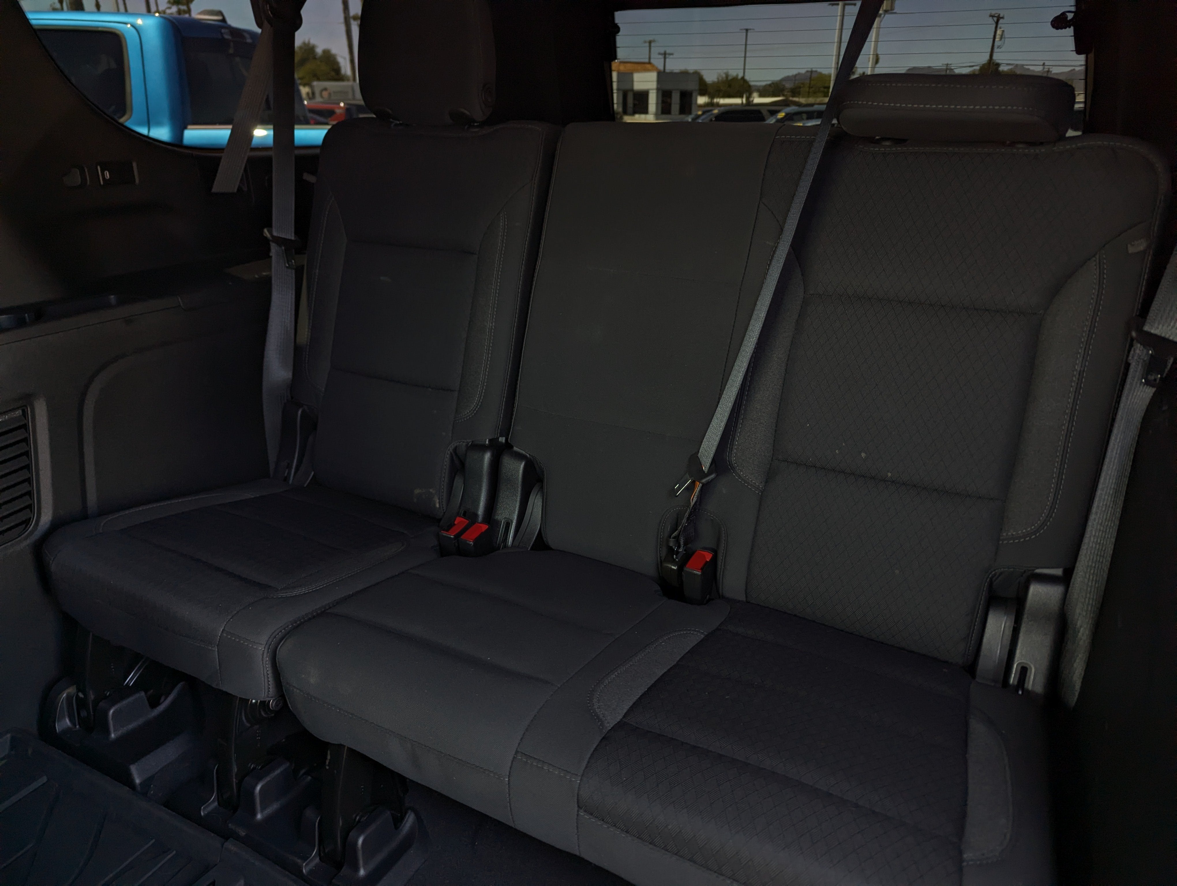 2023 Chevrolet Suburban LS