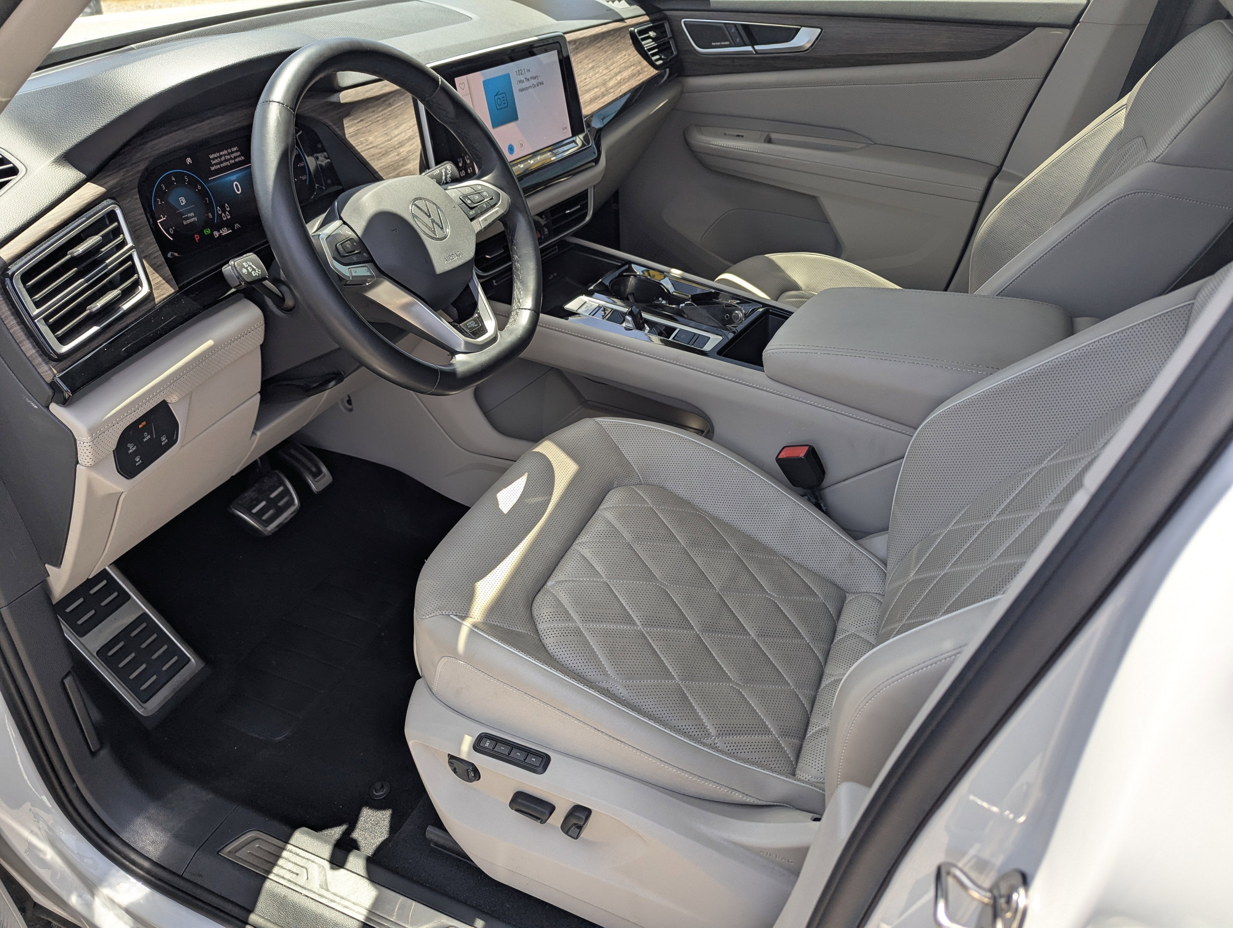 2024 Volkswagen Atlas 2.0T SEL Premium R-Line