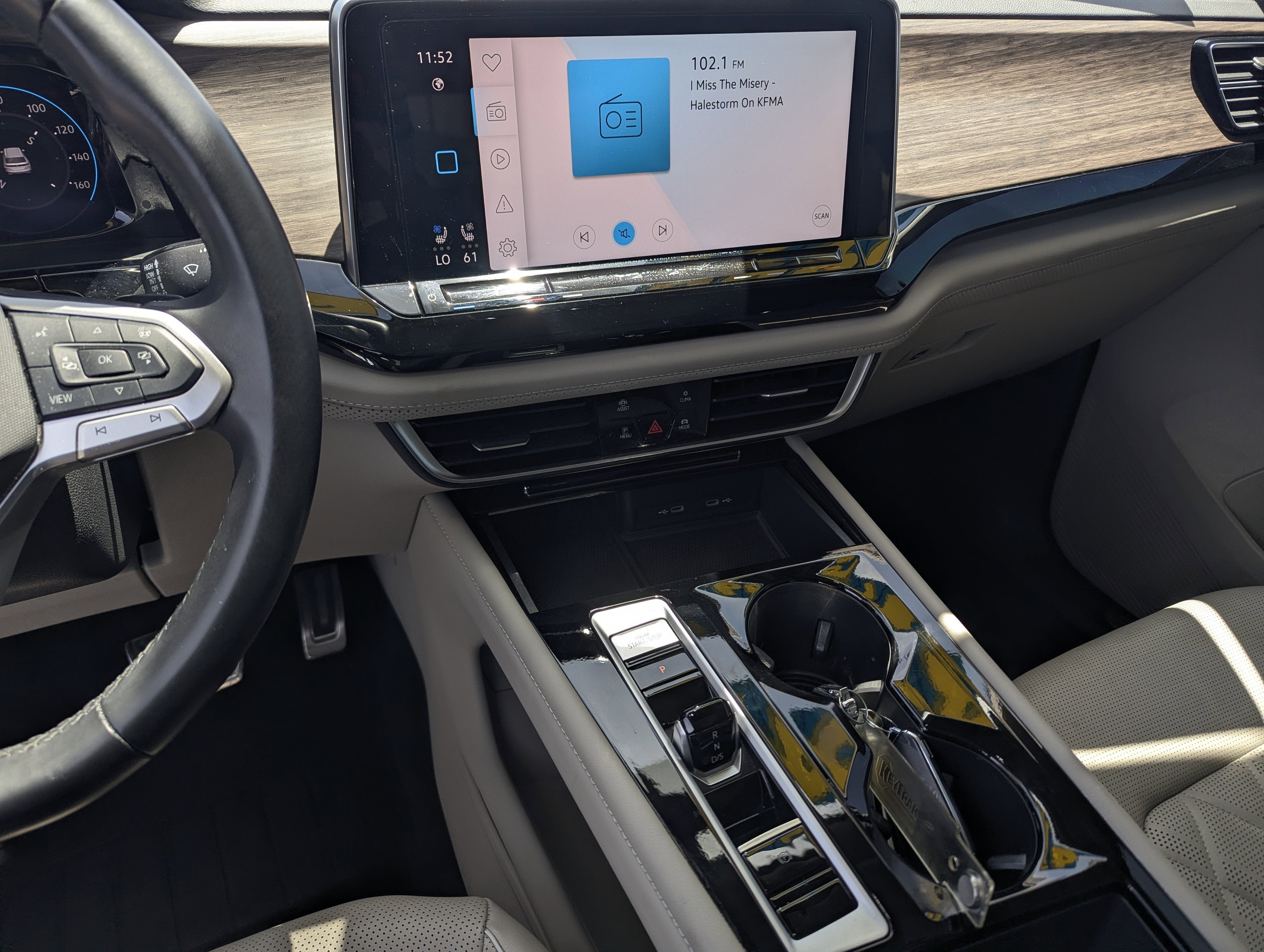 2024 Volkswagen Atlas 2.0T SEL Premium R-Line