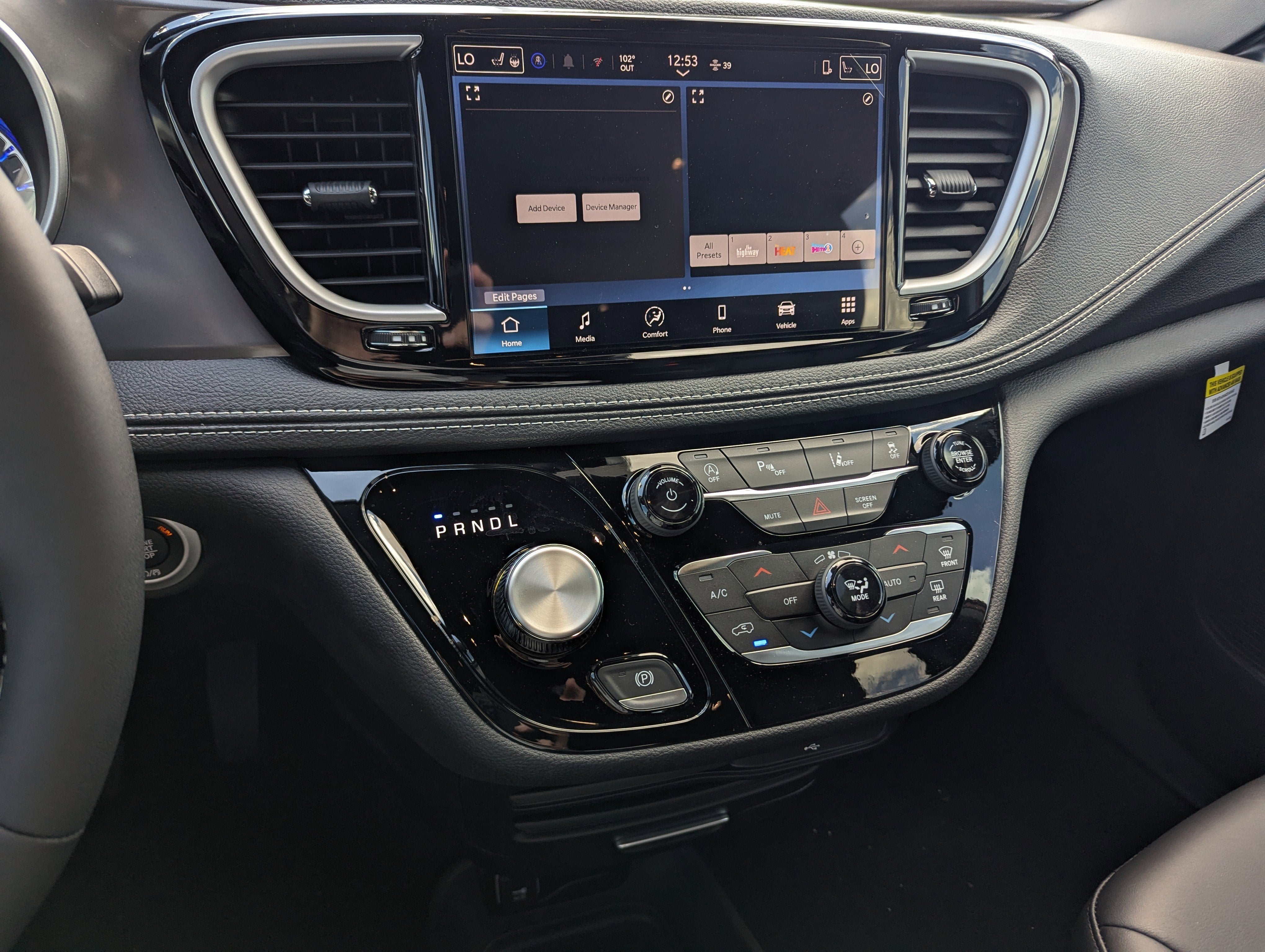 2026 Chrysler Pacifica Select