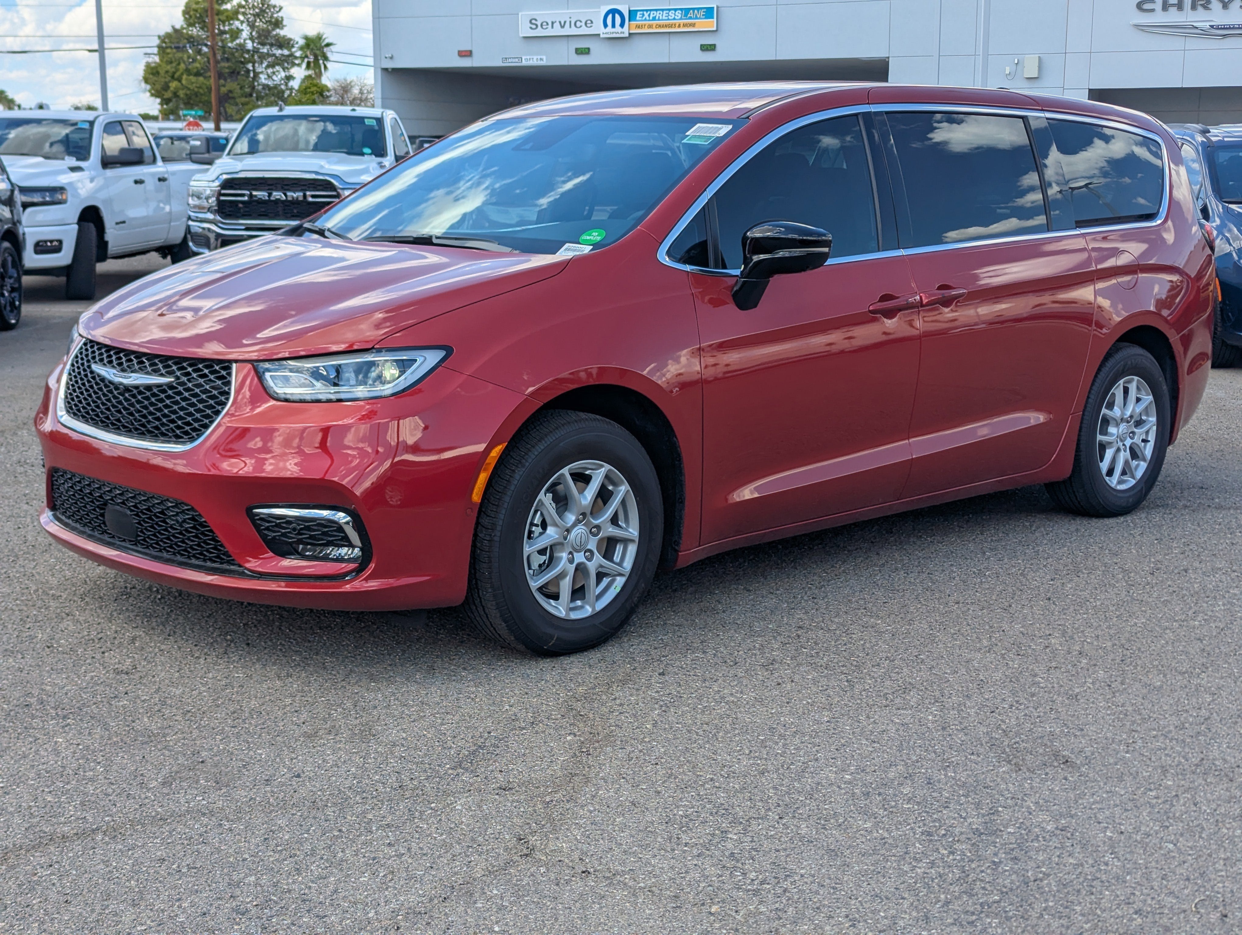 2026 Chrysler Pacifica Select