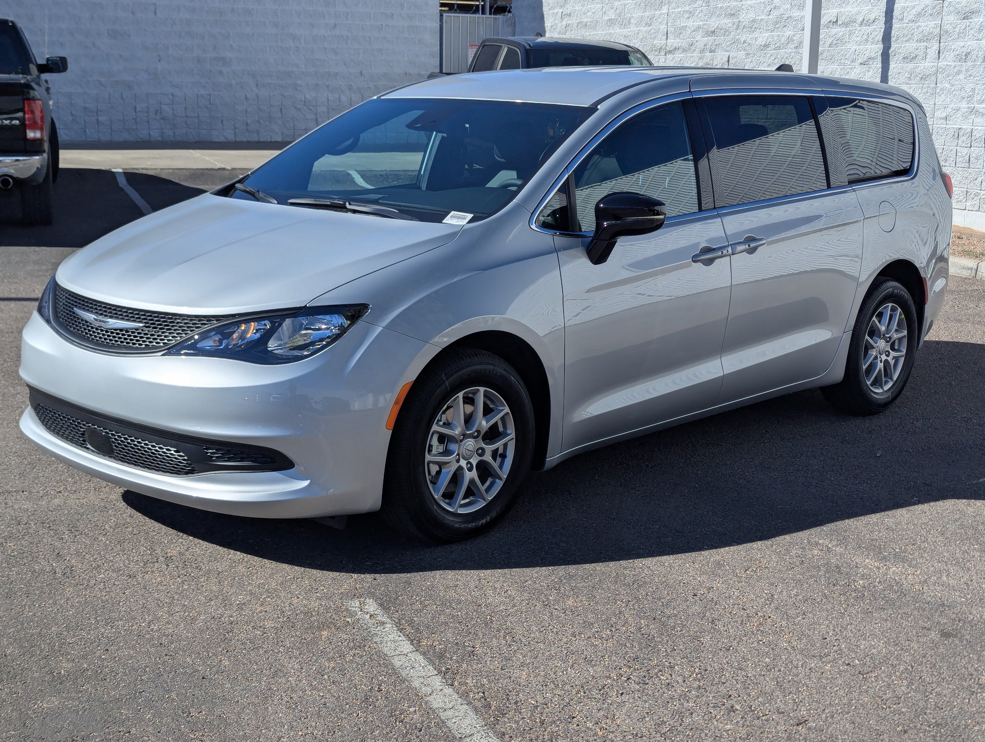 2026 Chrysler Voyager LX