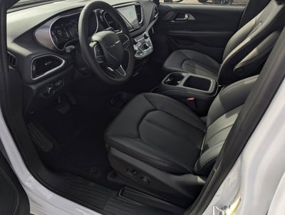 2026 Chrysler Voyager LX