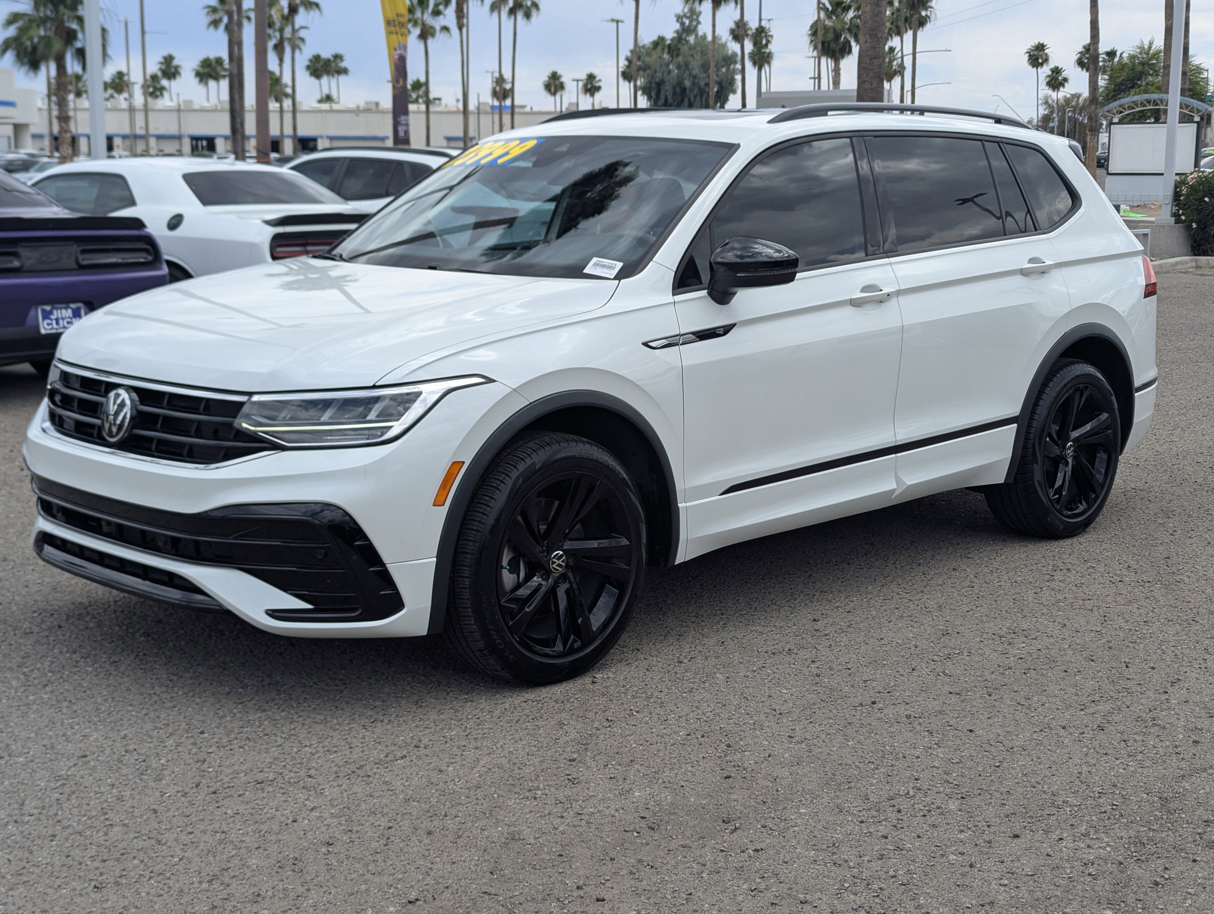 2023 Volkswagen Tiguan SE R-Line Black
