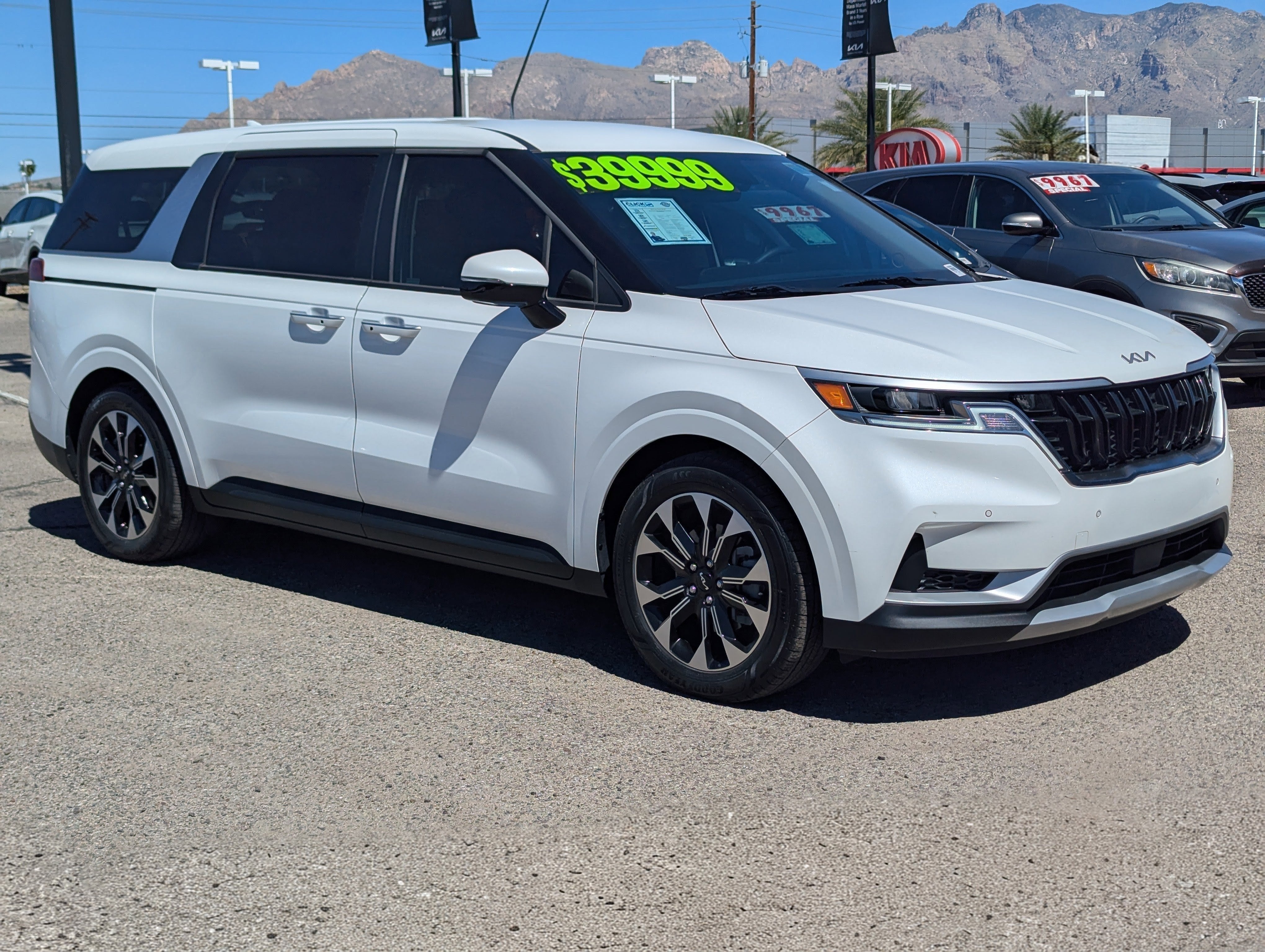 2024 Kia Carnival EX