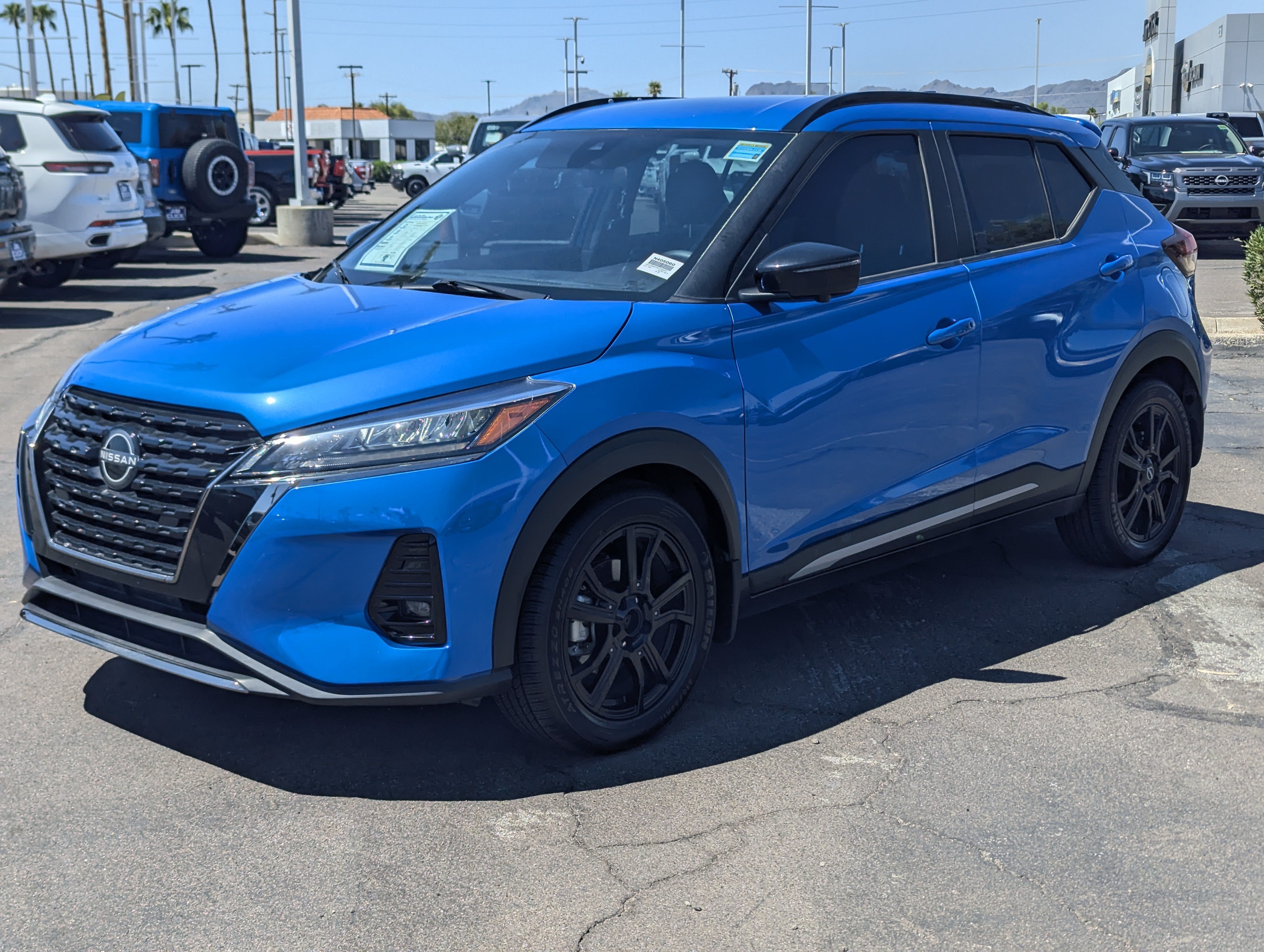 2023 Nissan Kicks SR