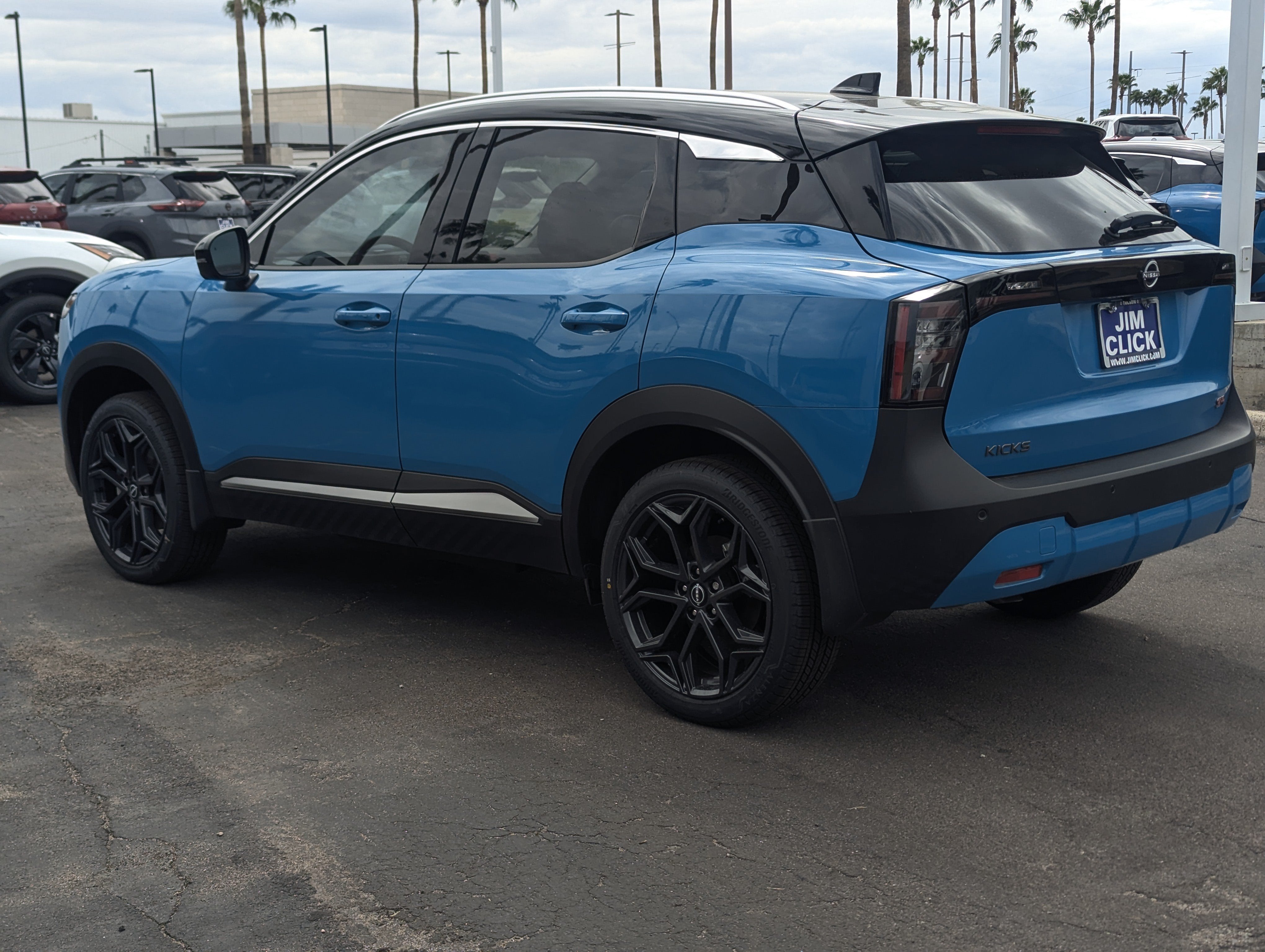 2026 Nissan Kicks SR