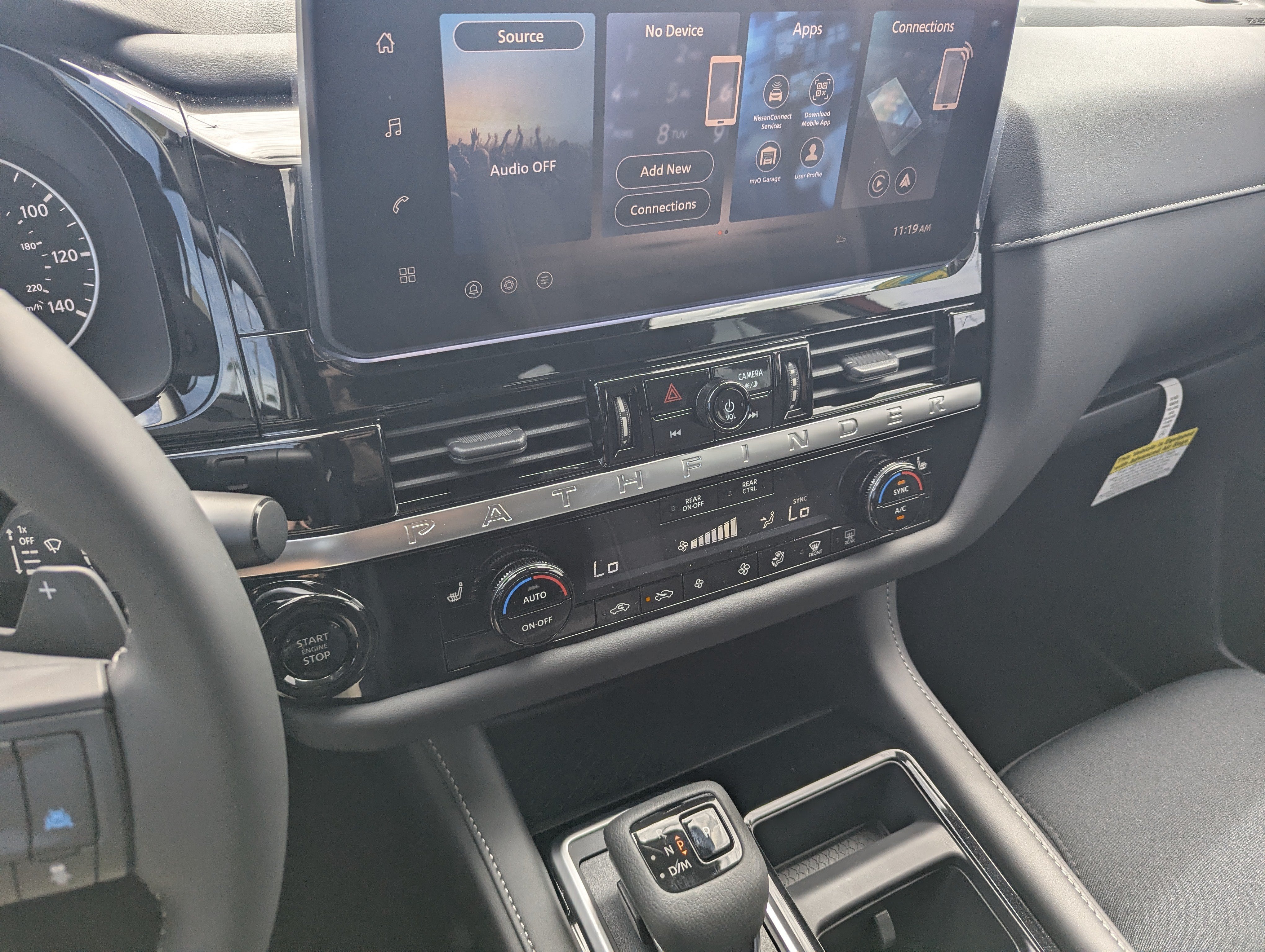 2026 Nissan Pathfinder SV