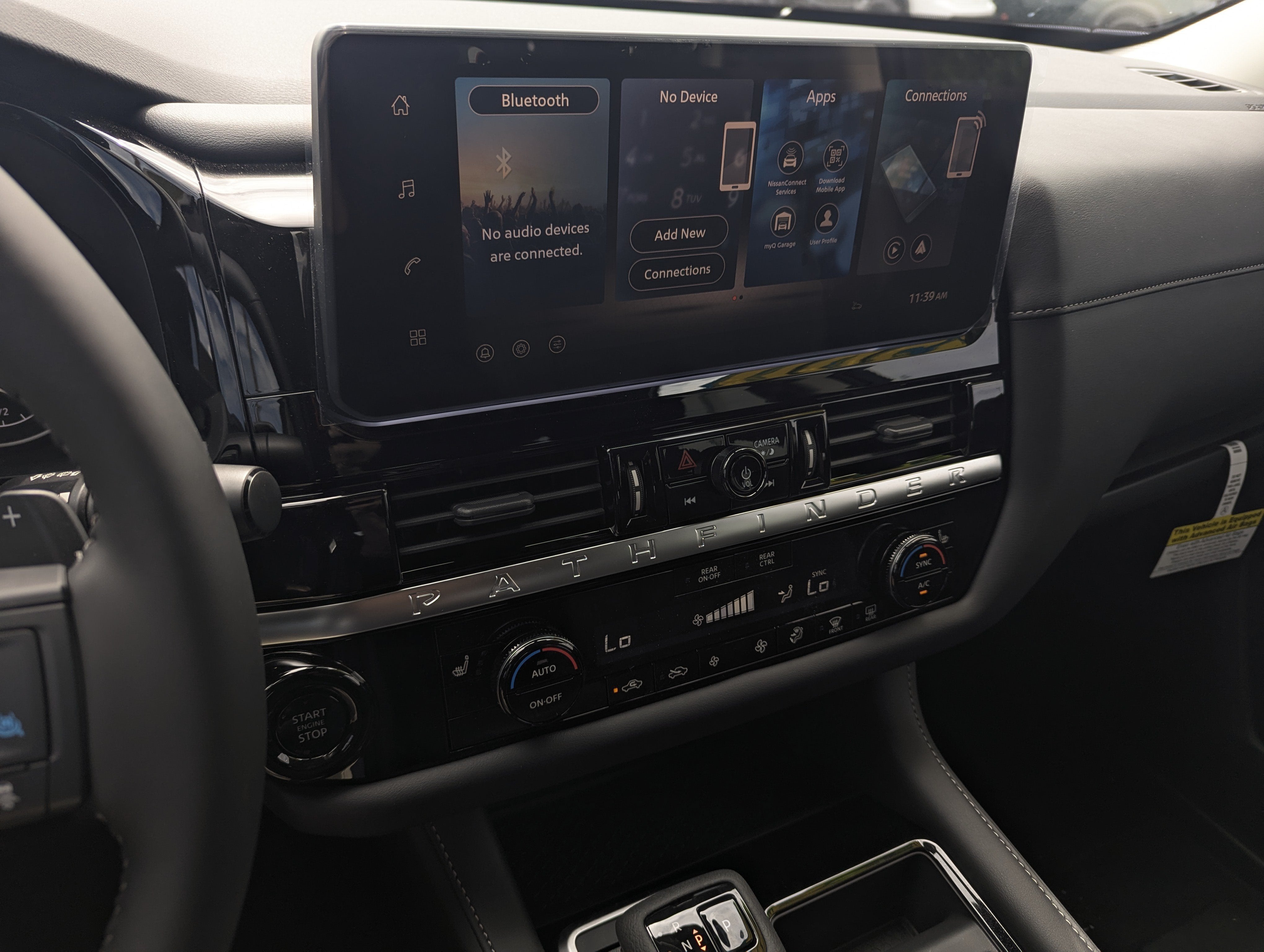 2026 Nissan Pathfinder SV