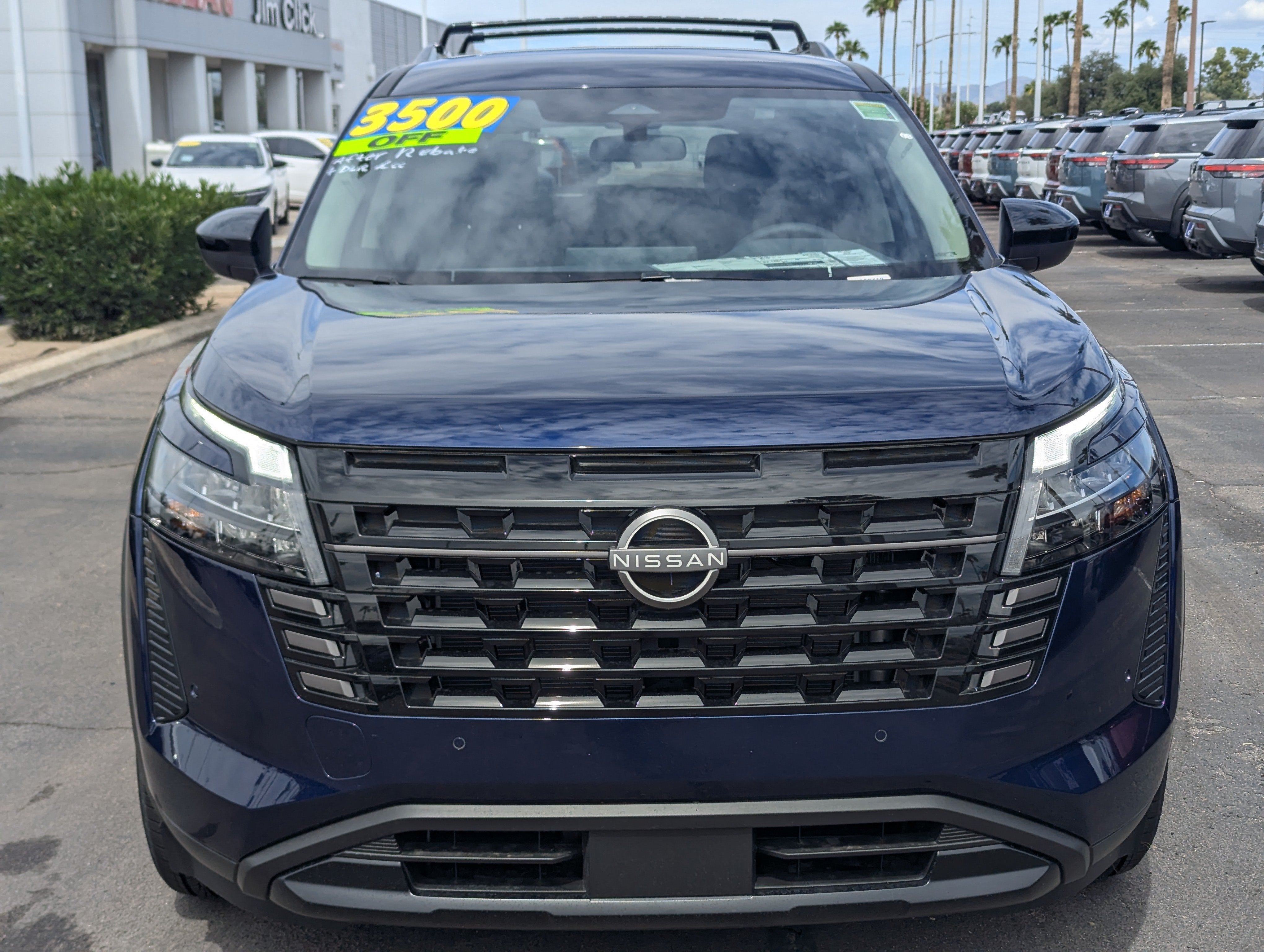 2026 Nissan Pathfinder SV