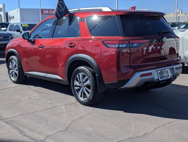 2024 Nissan Pathfinder SL