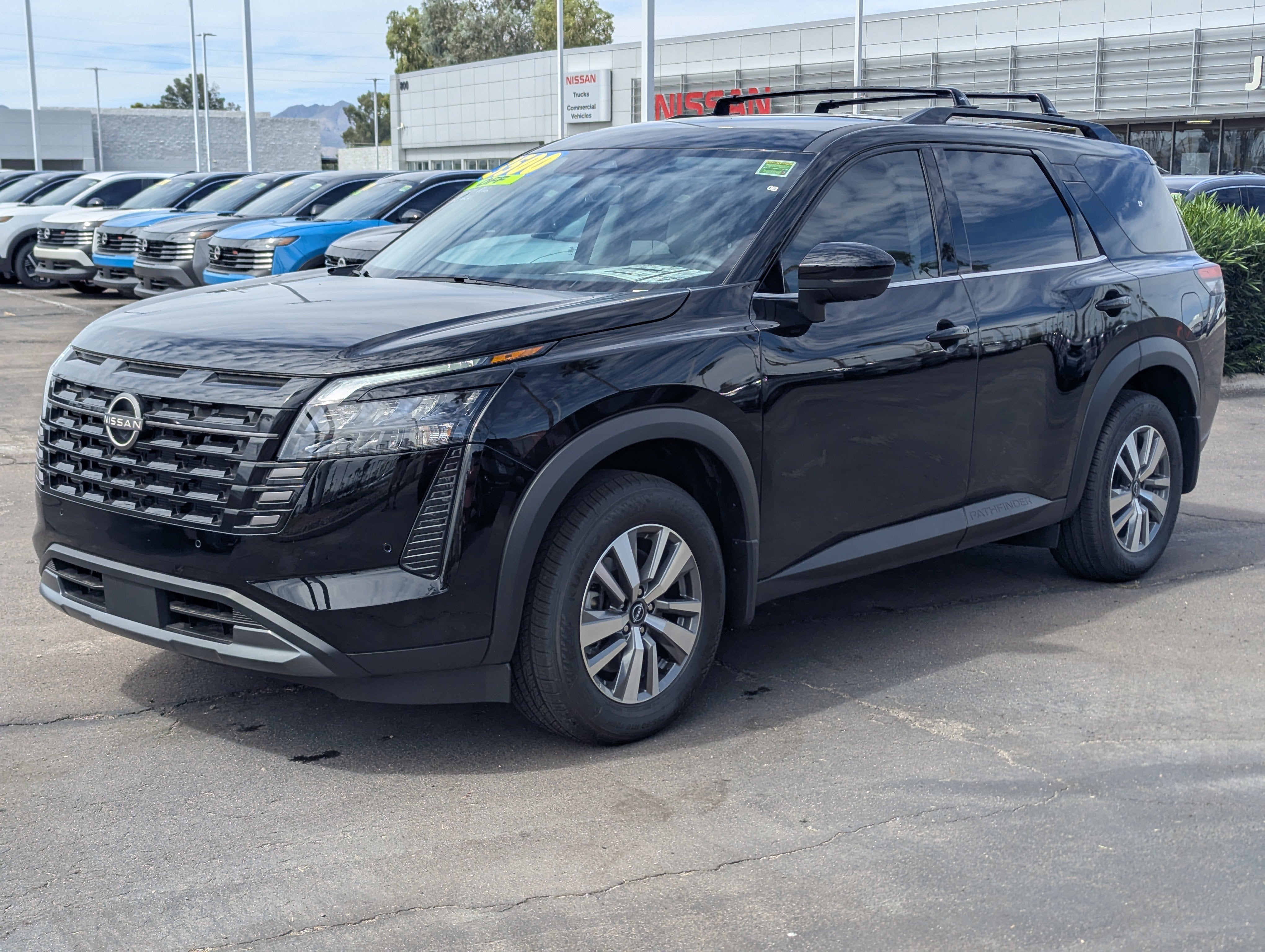 2026 Nissan Pathfinder SL