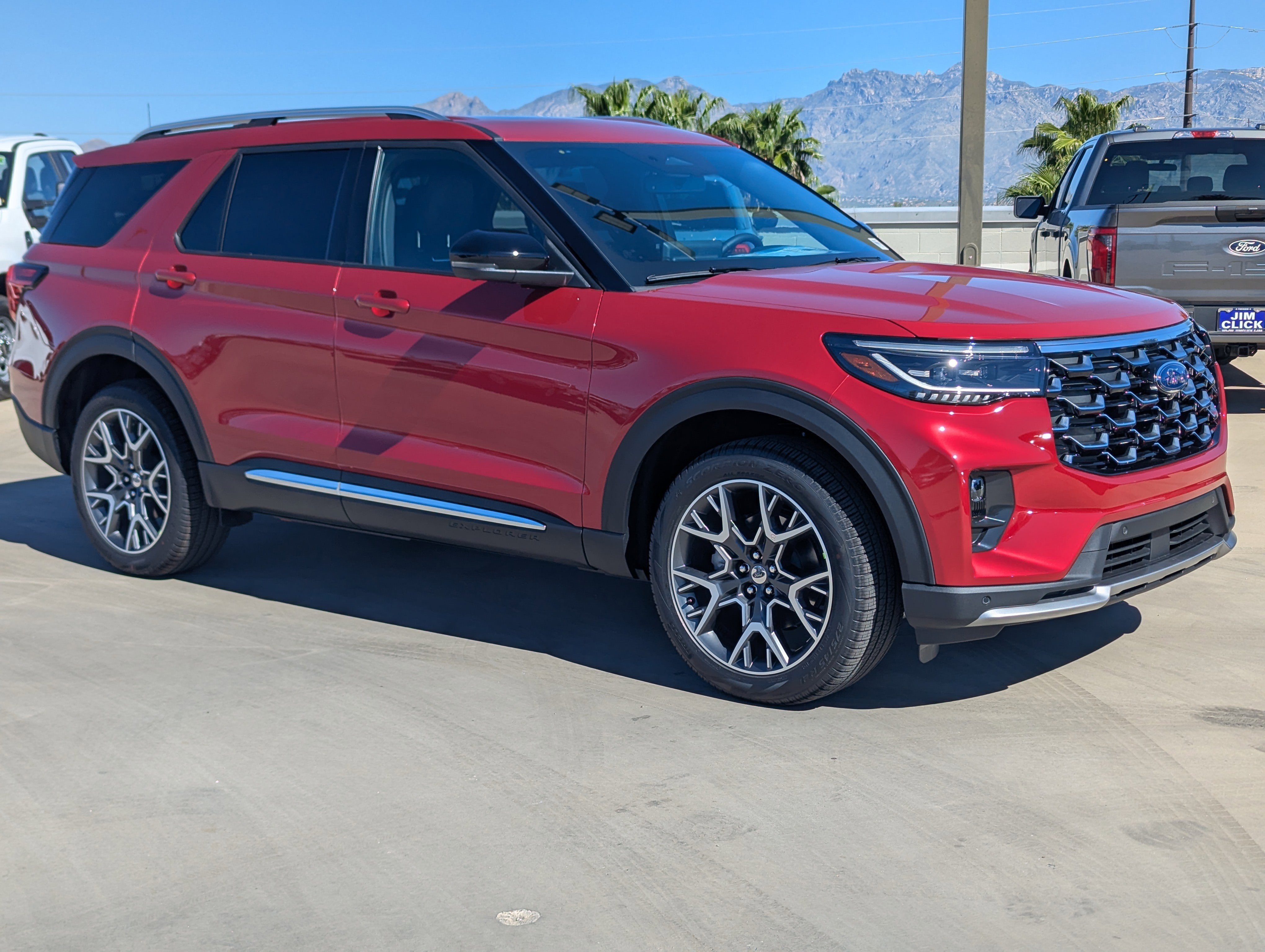 2025 Ford Explorer Platinum