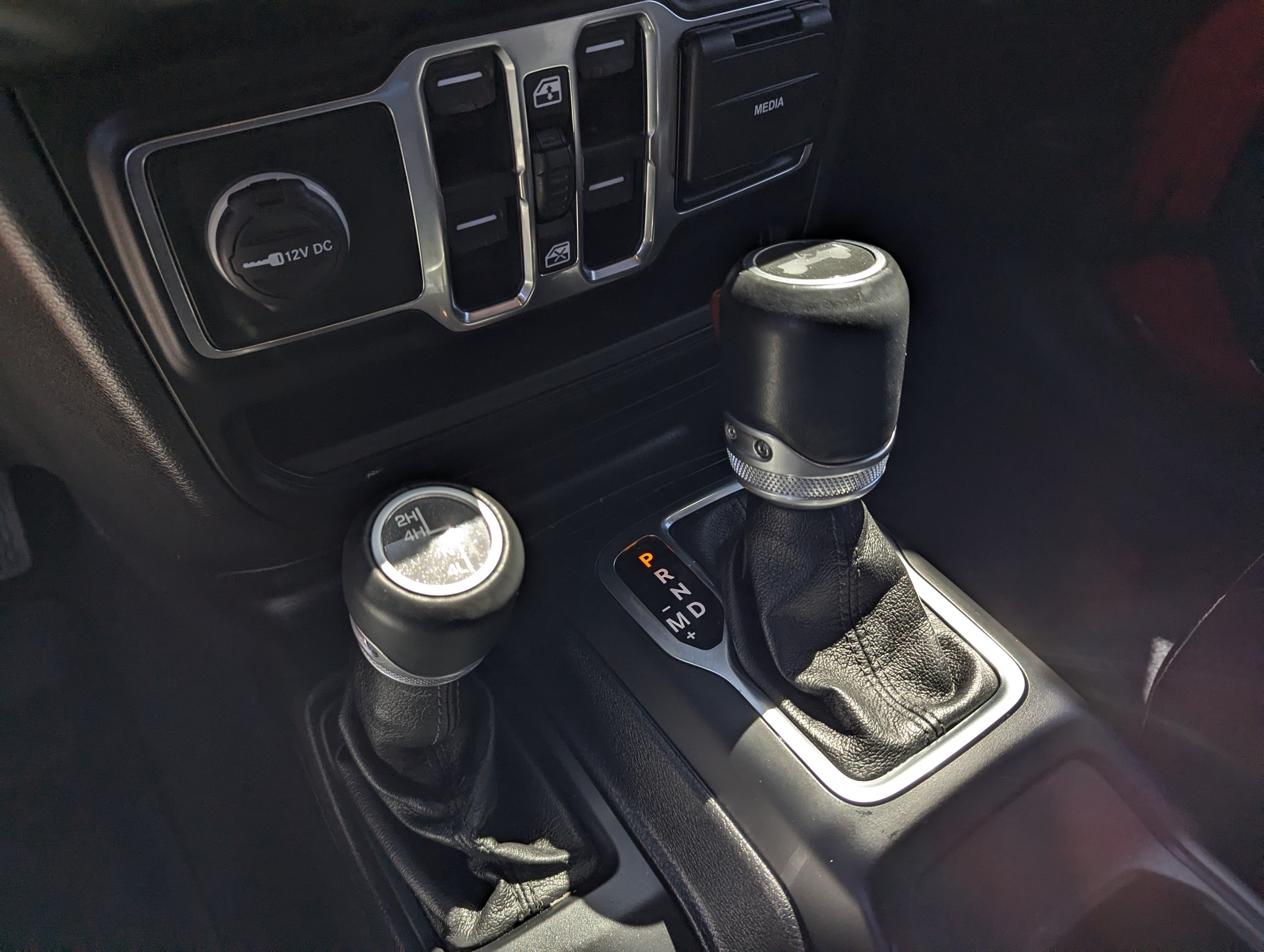 2020 Jeep Wrangler Unlimited Sahara Altitude
