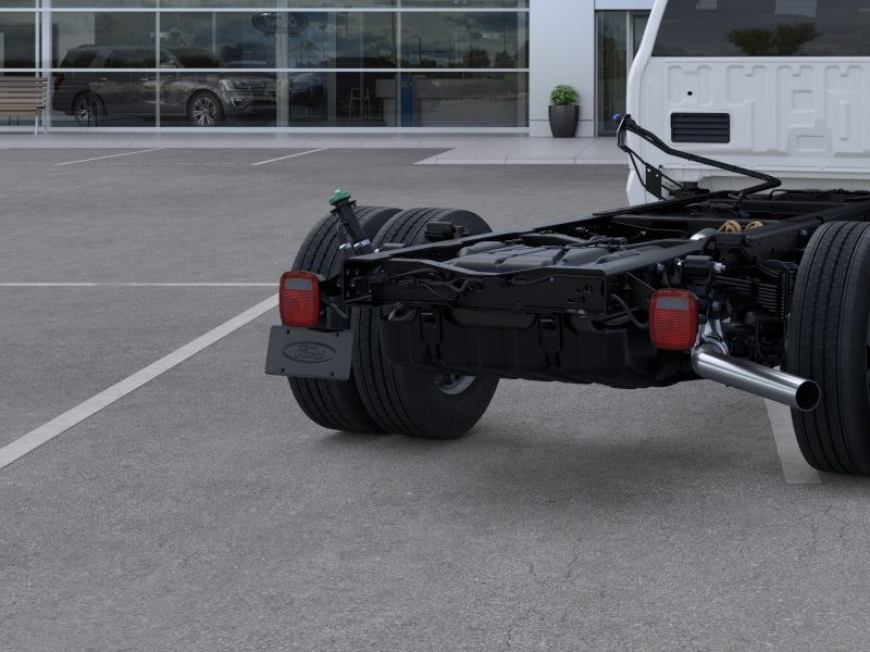 2025 Ford Super Duty F-600 DRW XL