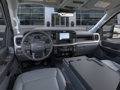 2025 Ford Super Duty F-600 DRW XL