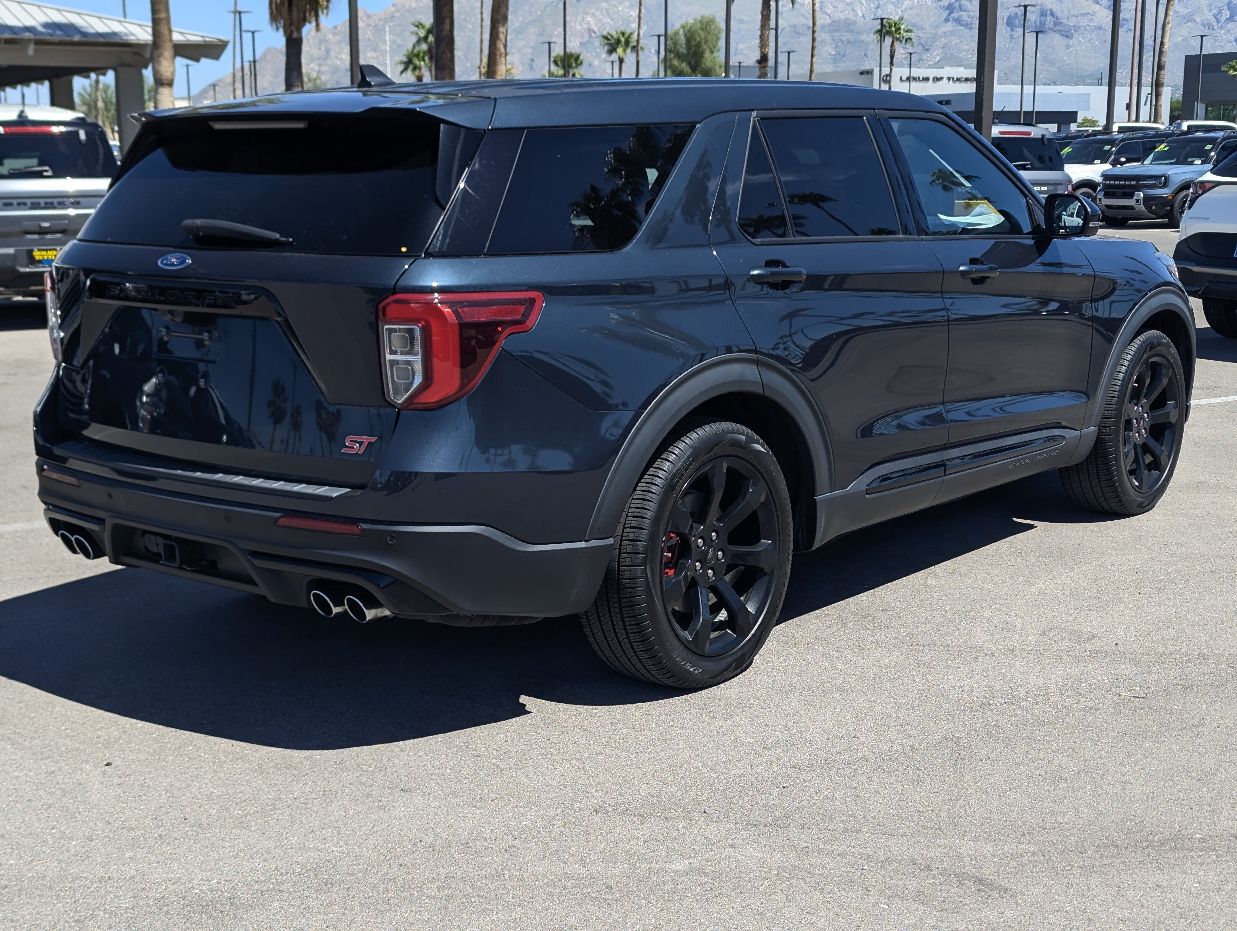 2022 Ford Explorer ST
