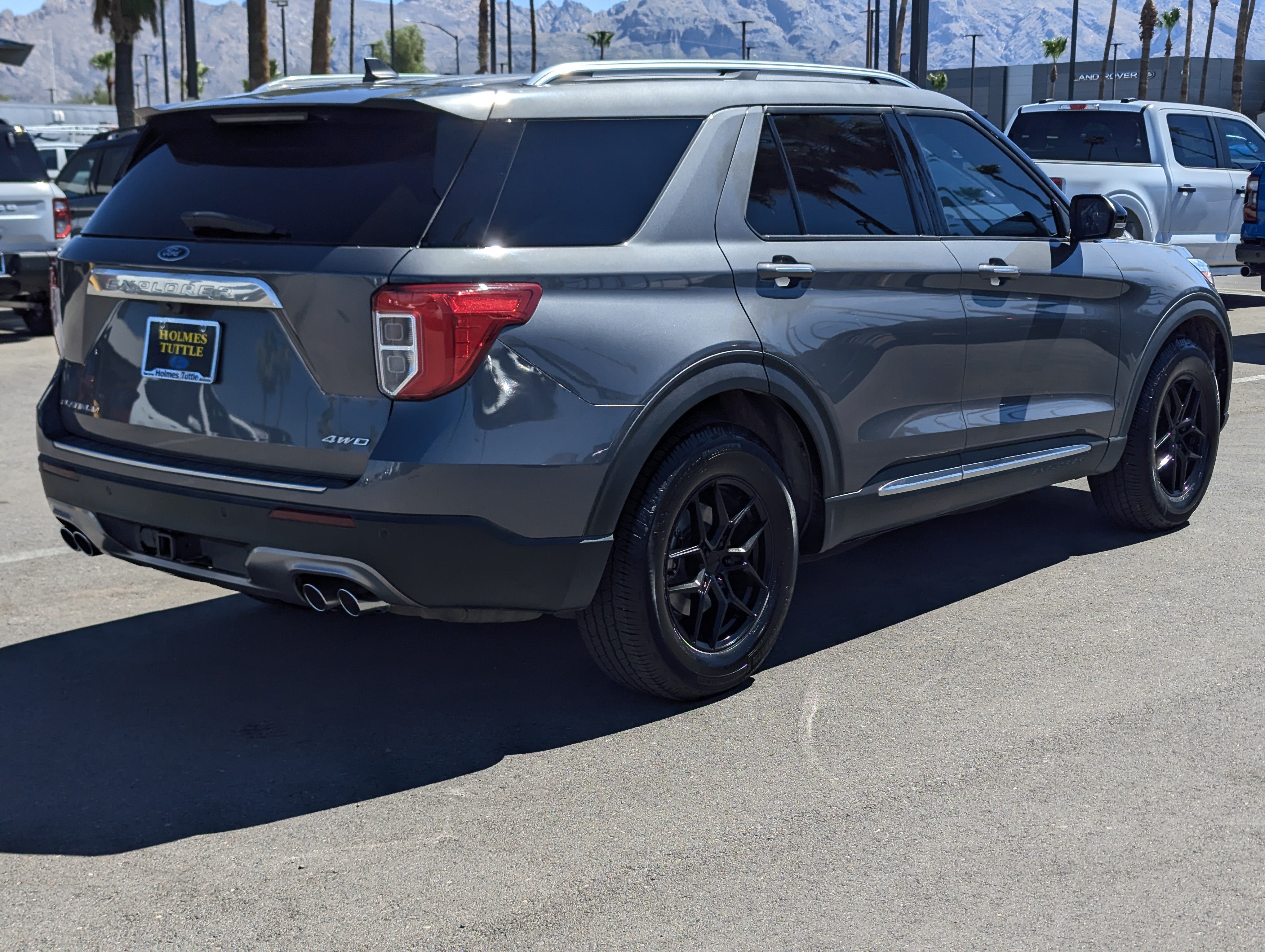 2023 Ford Explorer Platinum