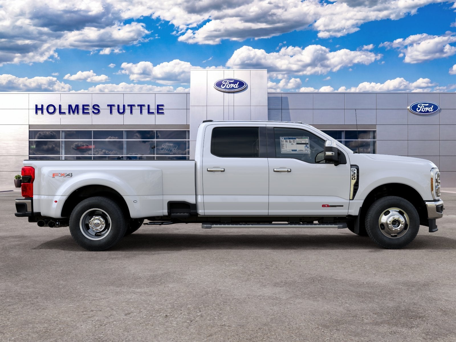 2027 Ford Super Duty F-350 DRW LARIAT