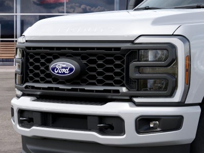 2027 Ford Super Duty F-350 DRW XL