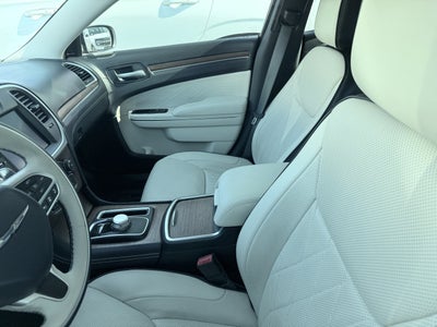 2017 Chrysler 300 300C Platinum