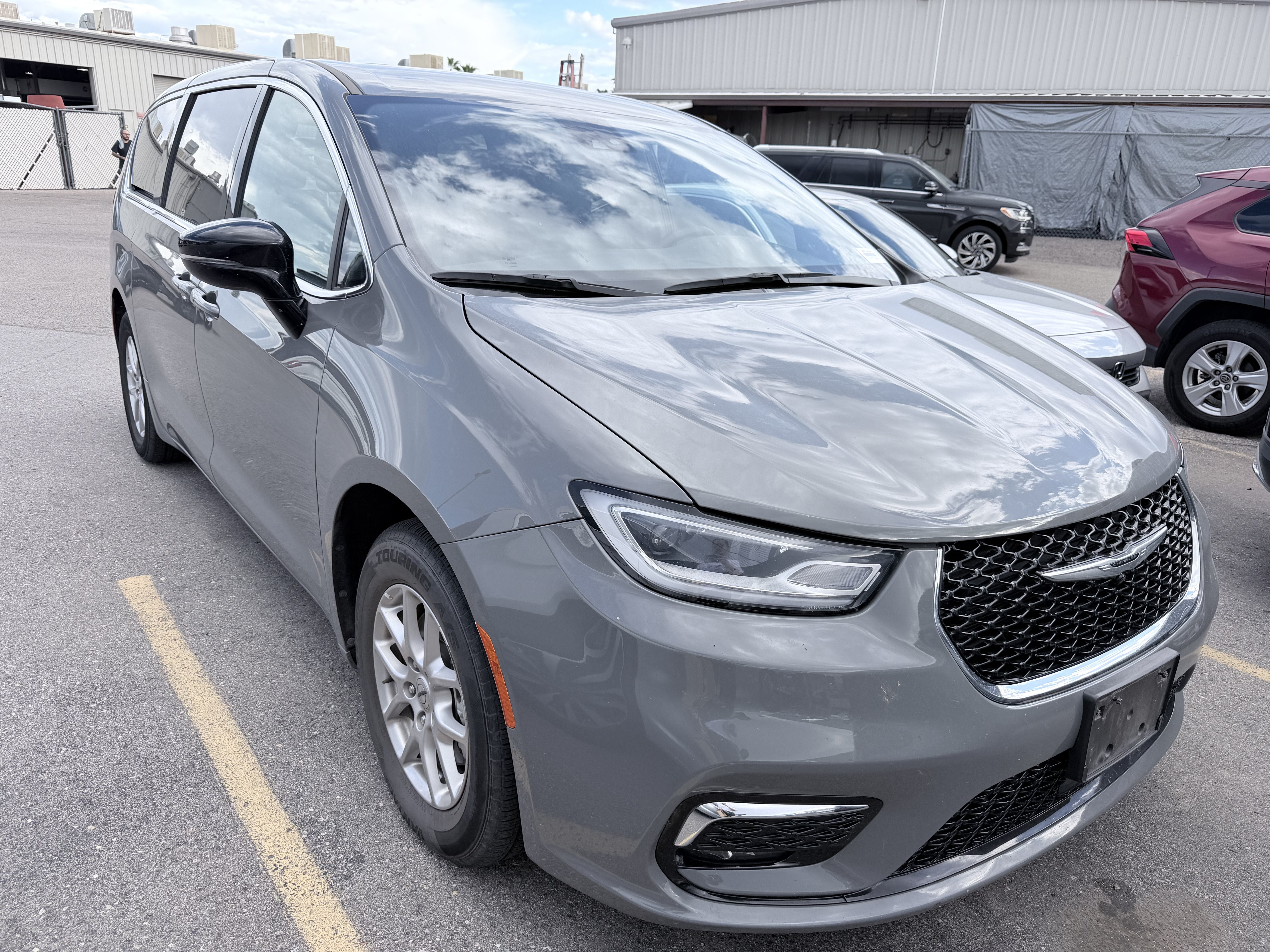 2025 Chrysler Pacifica Select