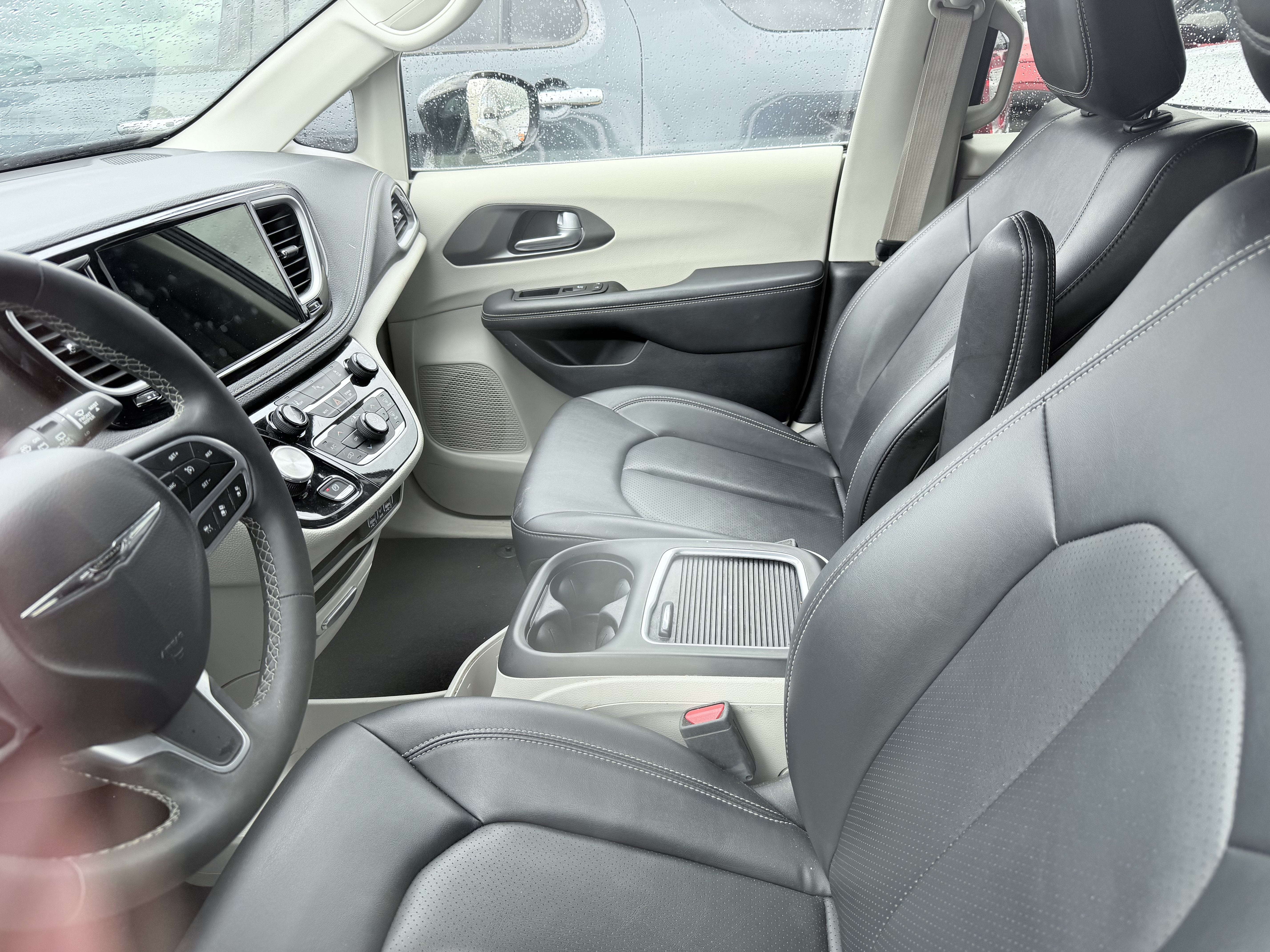 2024 Chrysler Pacifica Hybrid Select